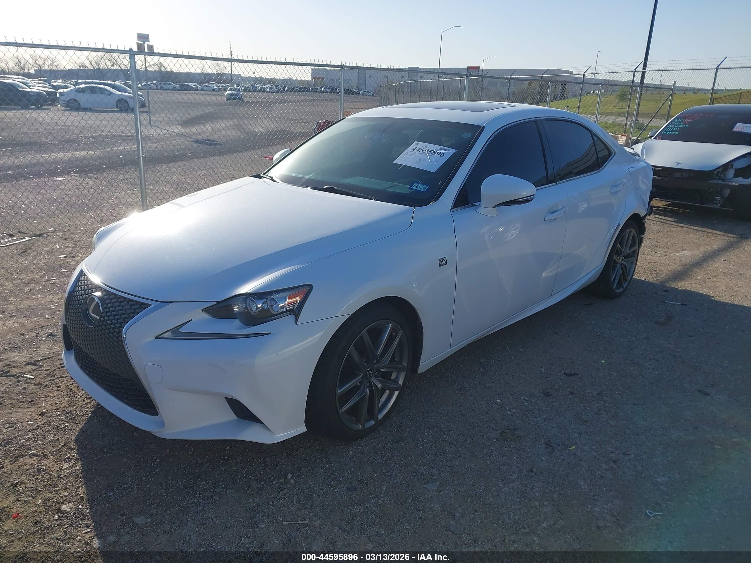LEXUS IS image 2