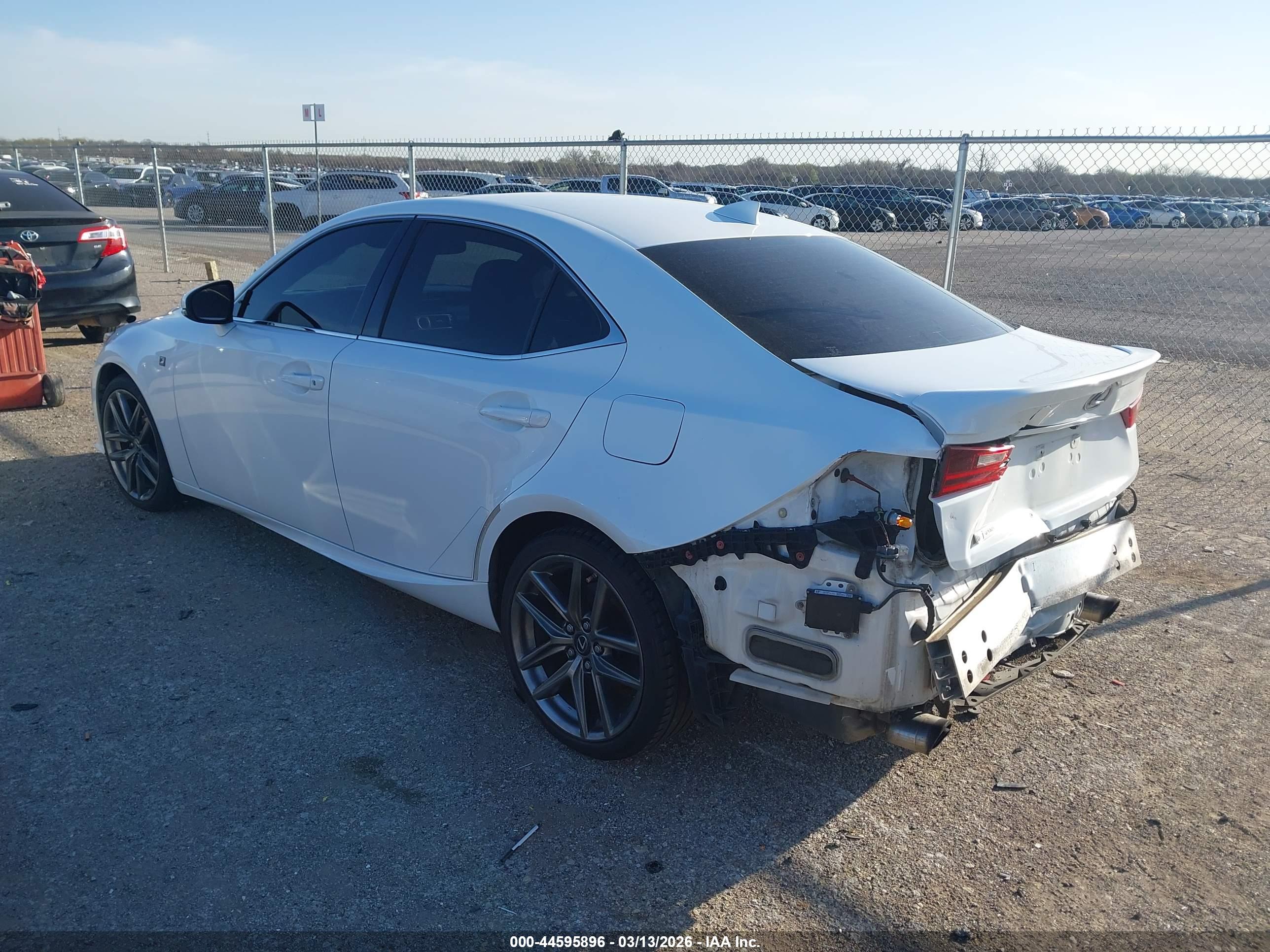 LEXUS IS image 3