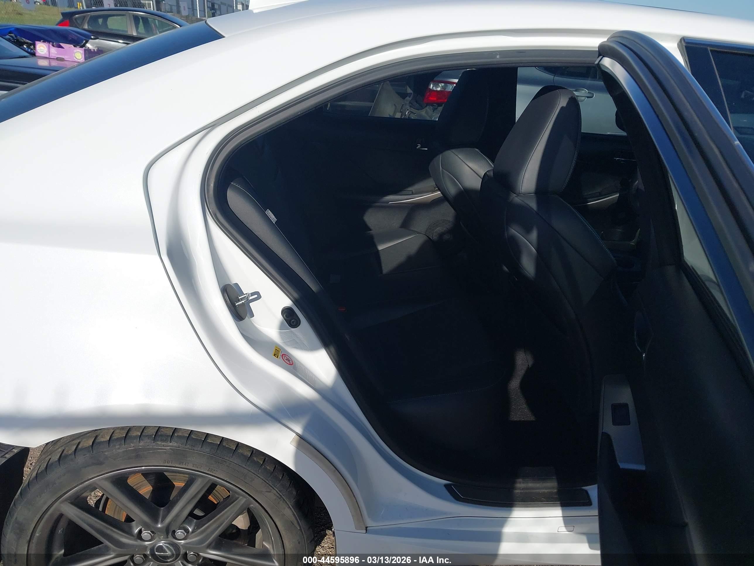 LEXUS IS image 8