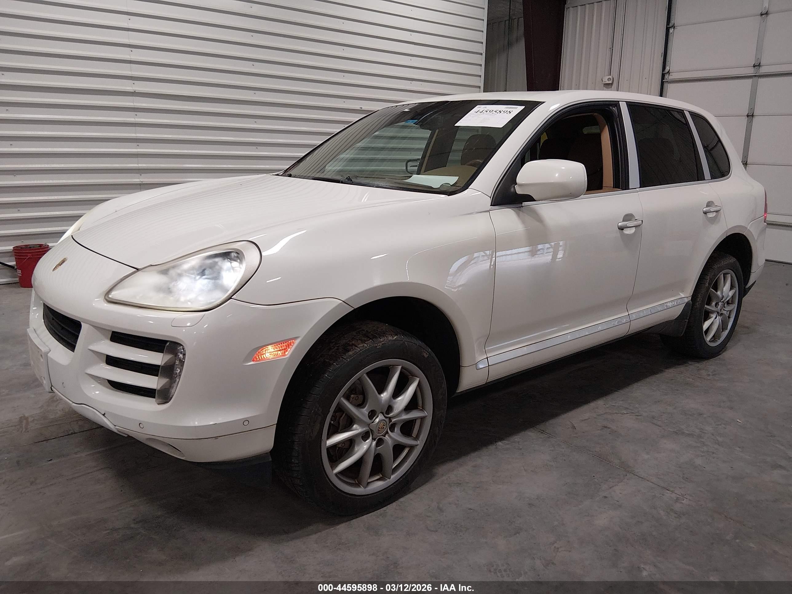 PORSCHE CAYENNE image 2