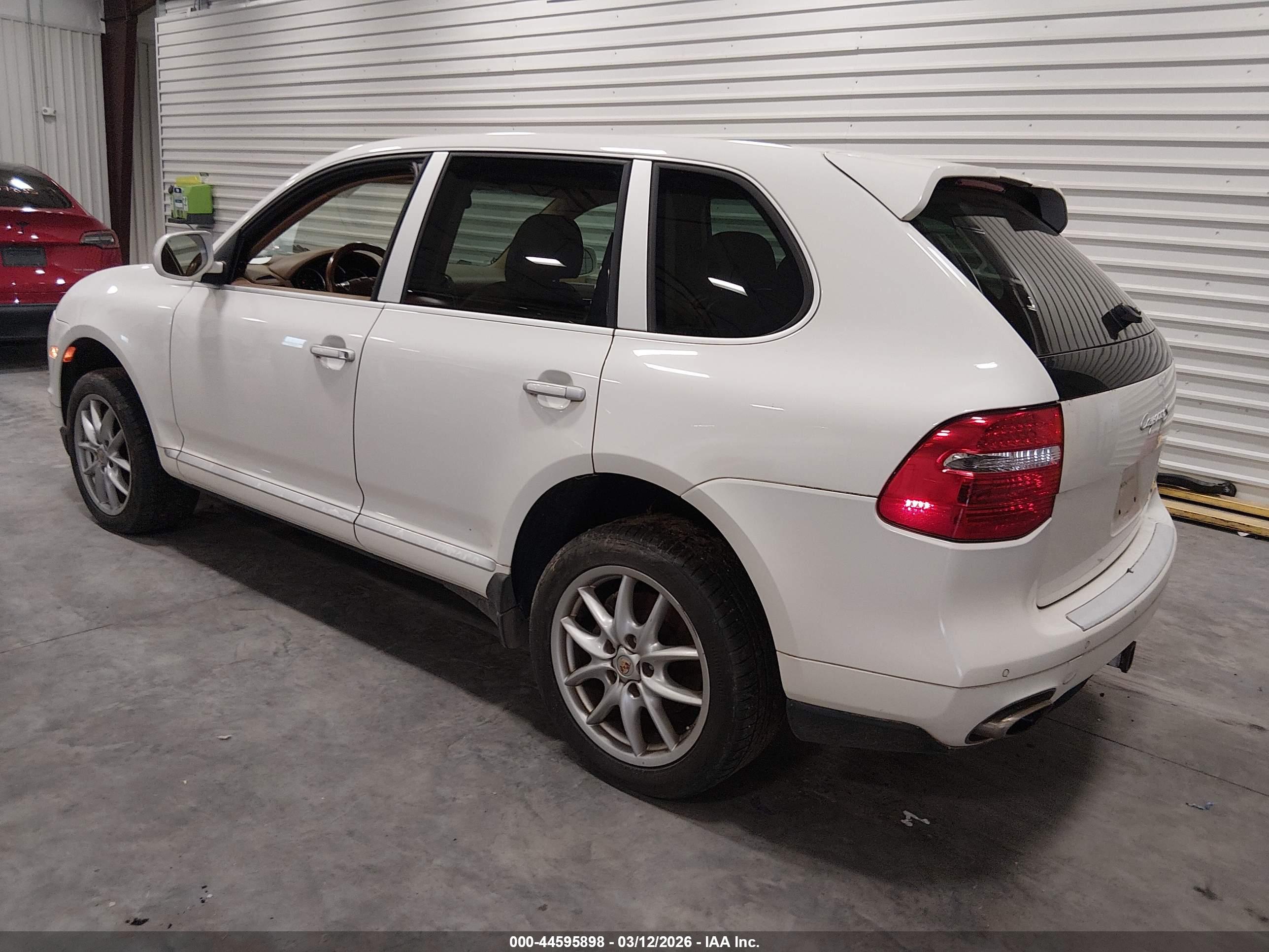 PORSCHE CAYENNE image 3