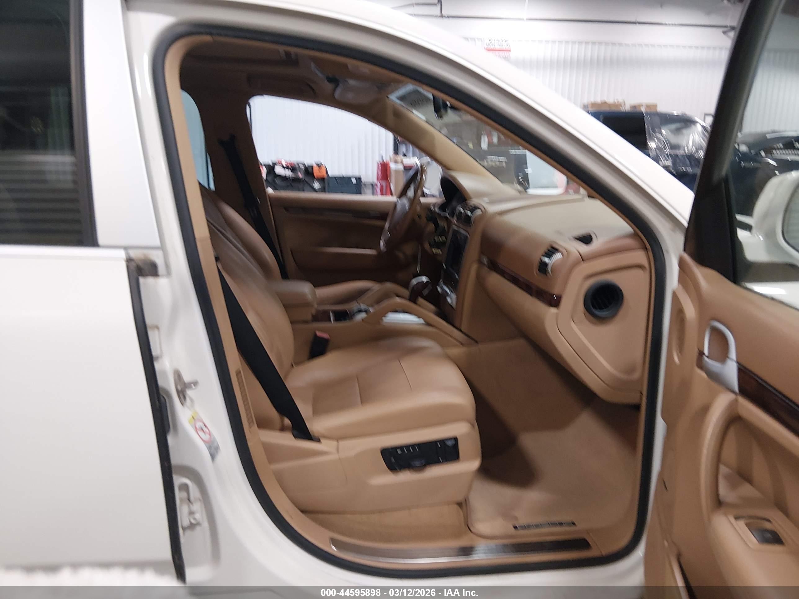 PORSCHE CAYENNE image 5