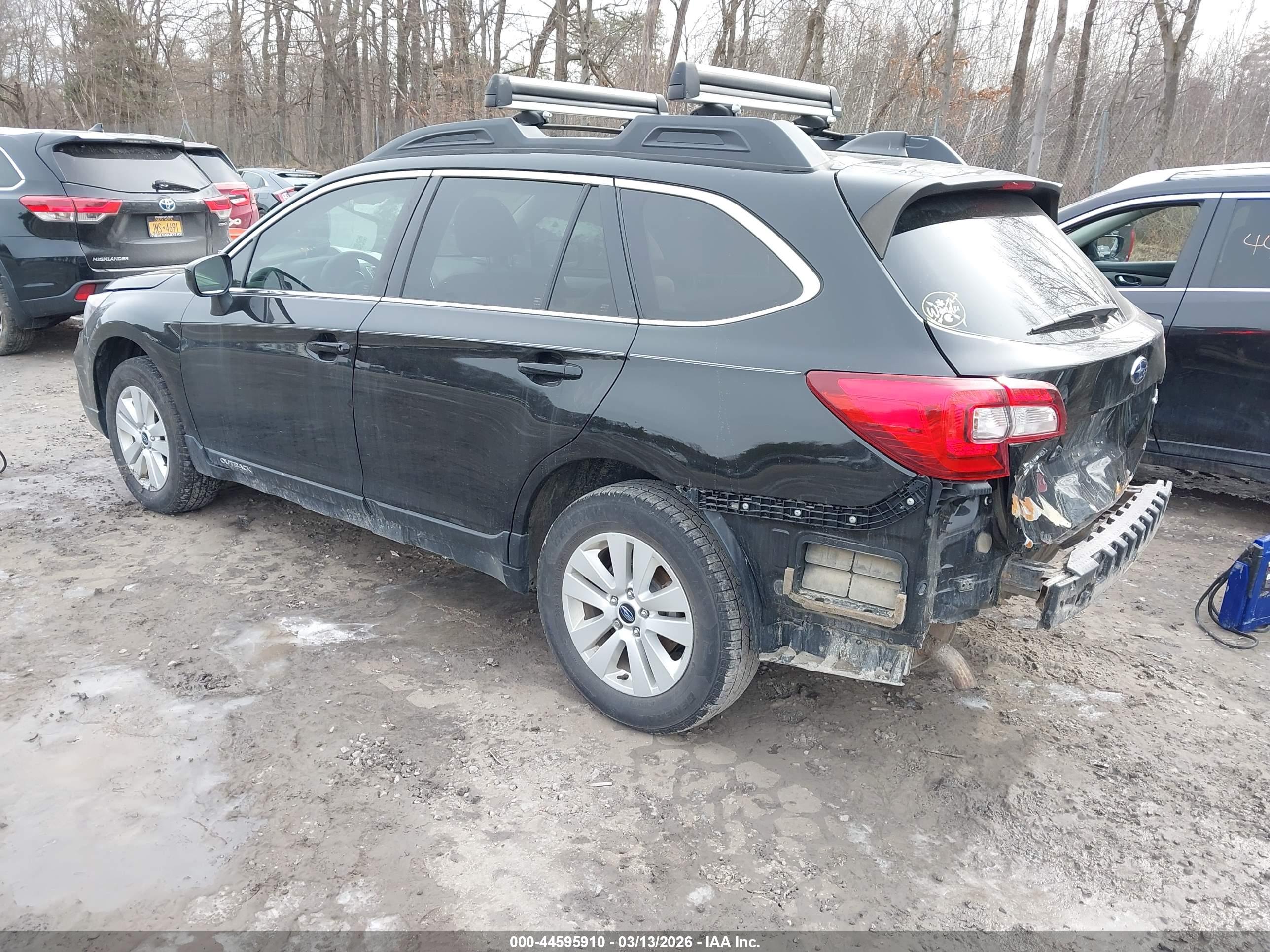 SUBARU OUTBACK image 3