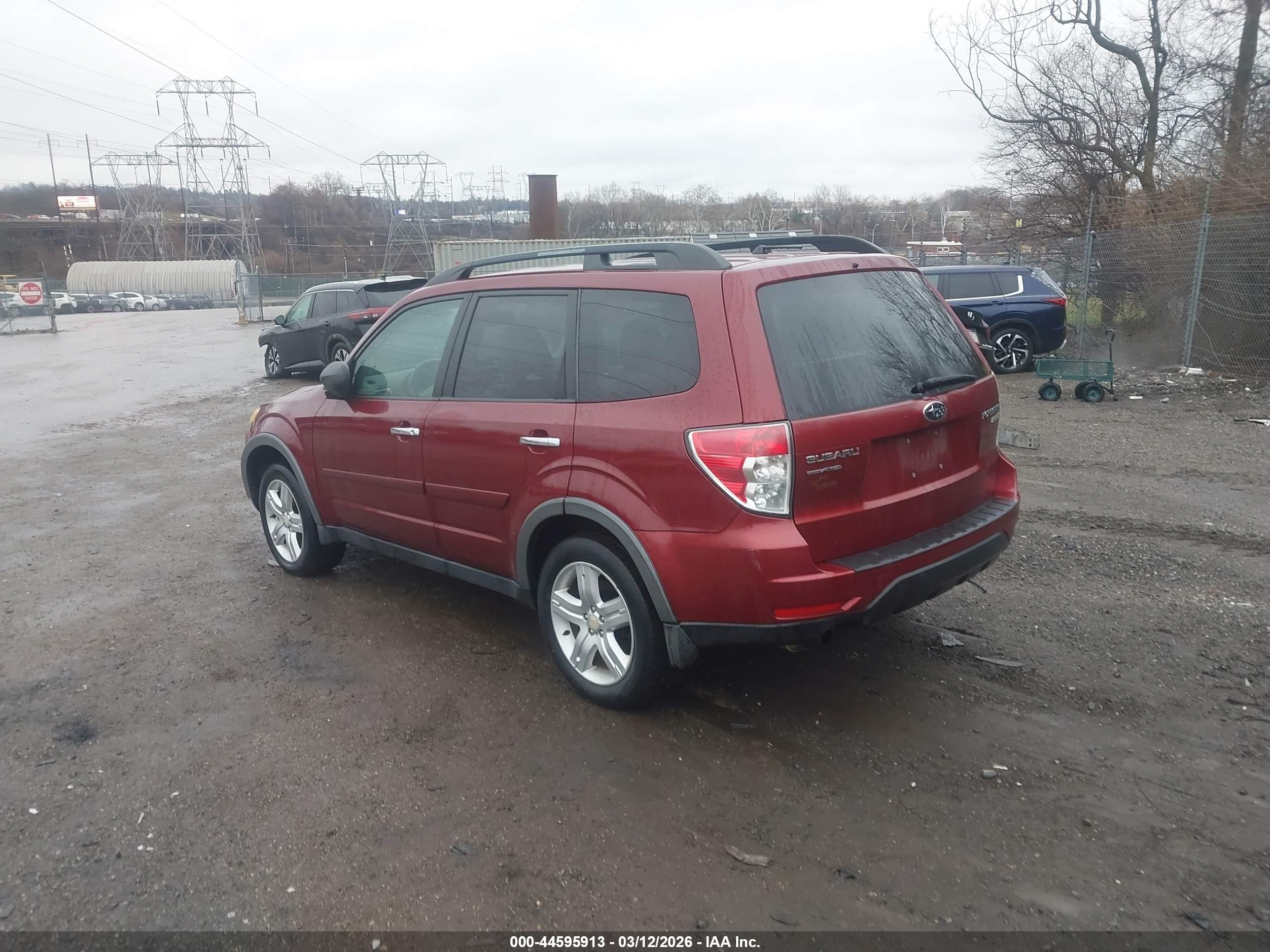 SUBARU FORESTER image 3