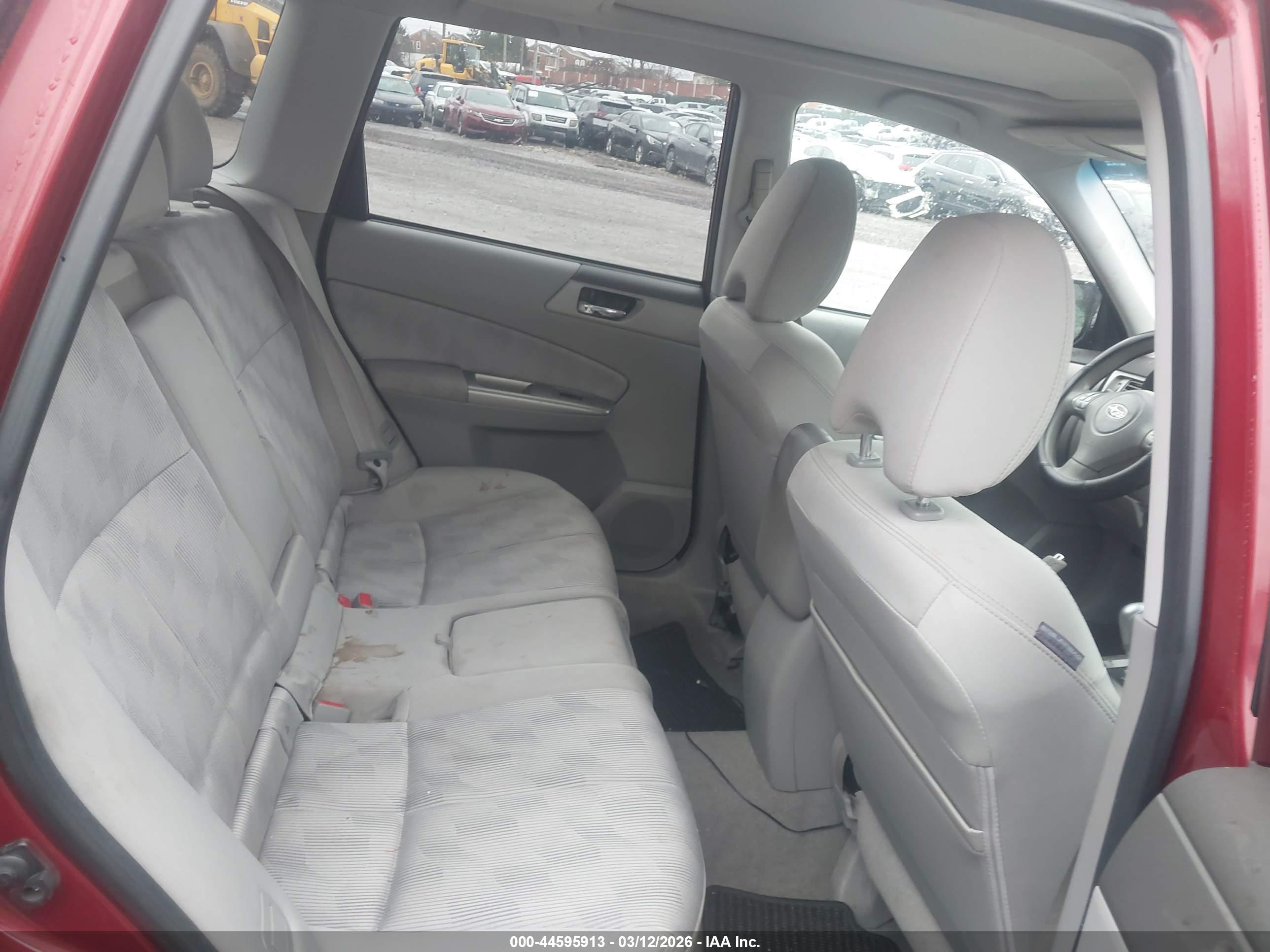 SUBARU FORESTER image 8