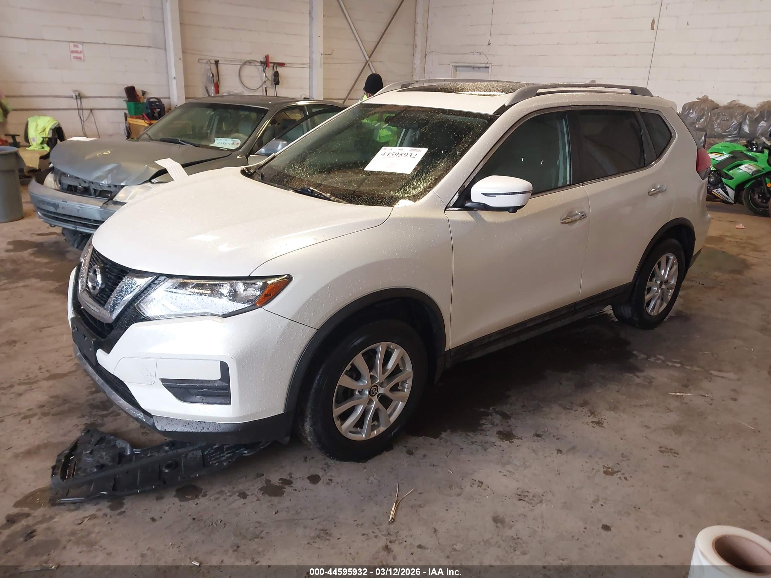 NISSAN ROGUE image 2