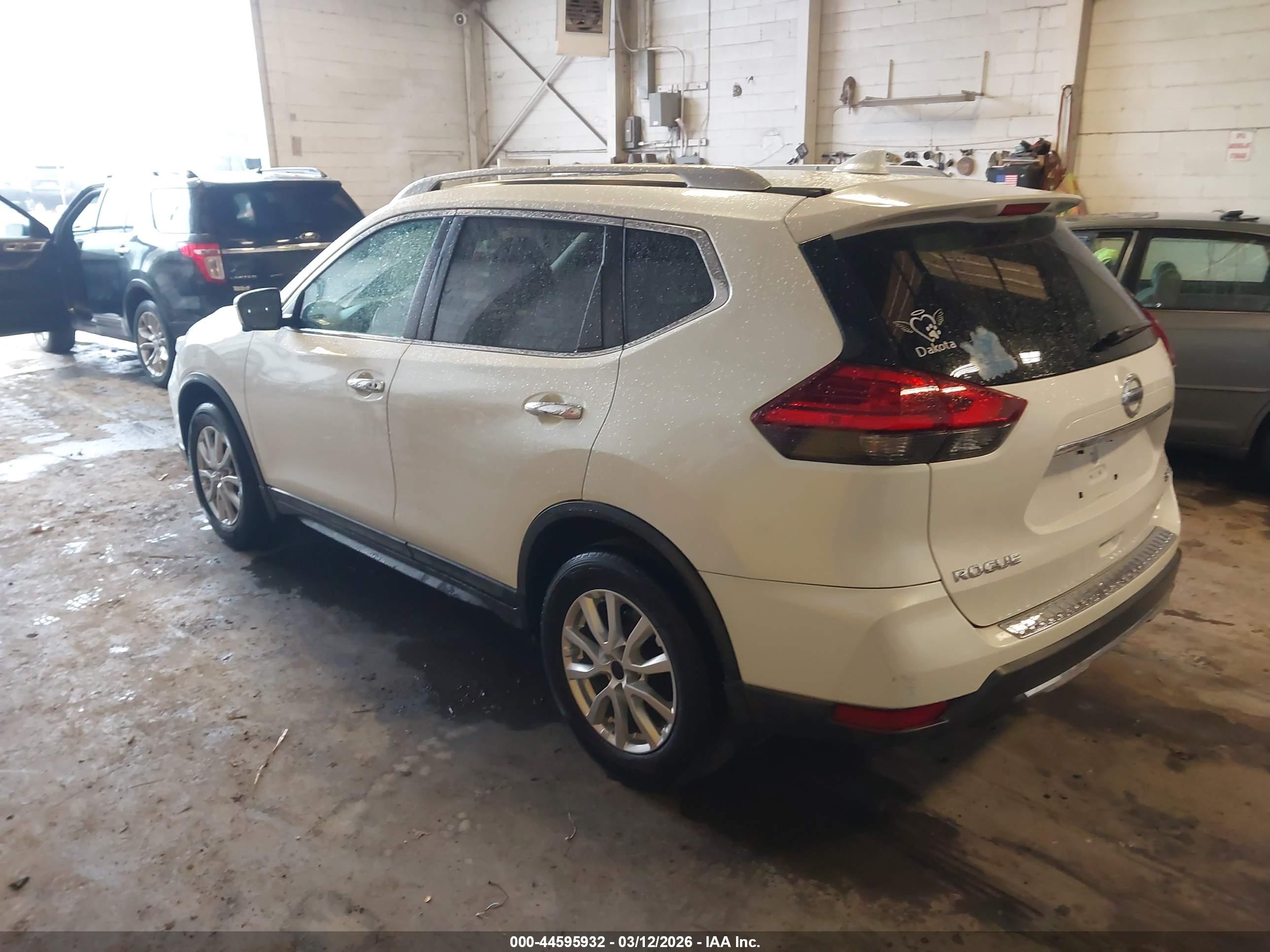 NISSAN ROGUE image 3