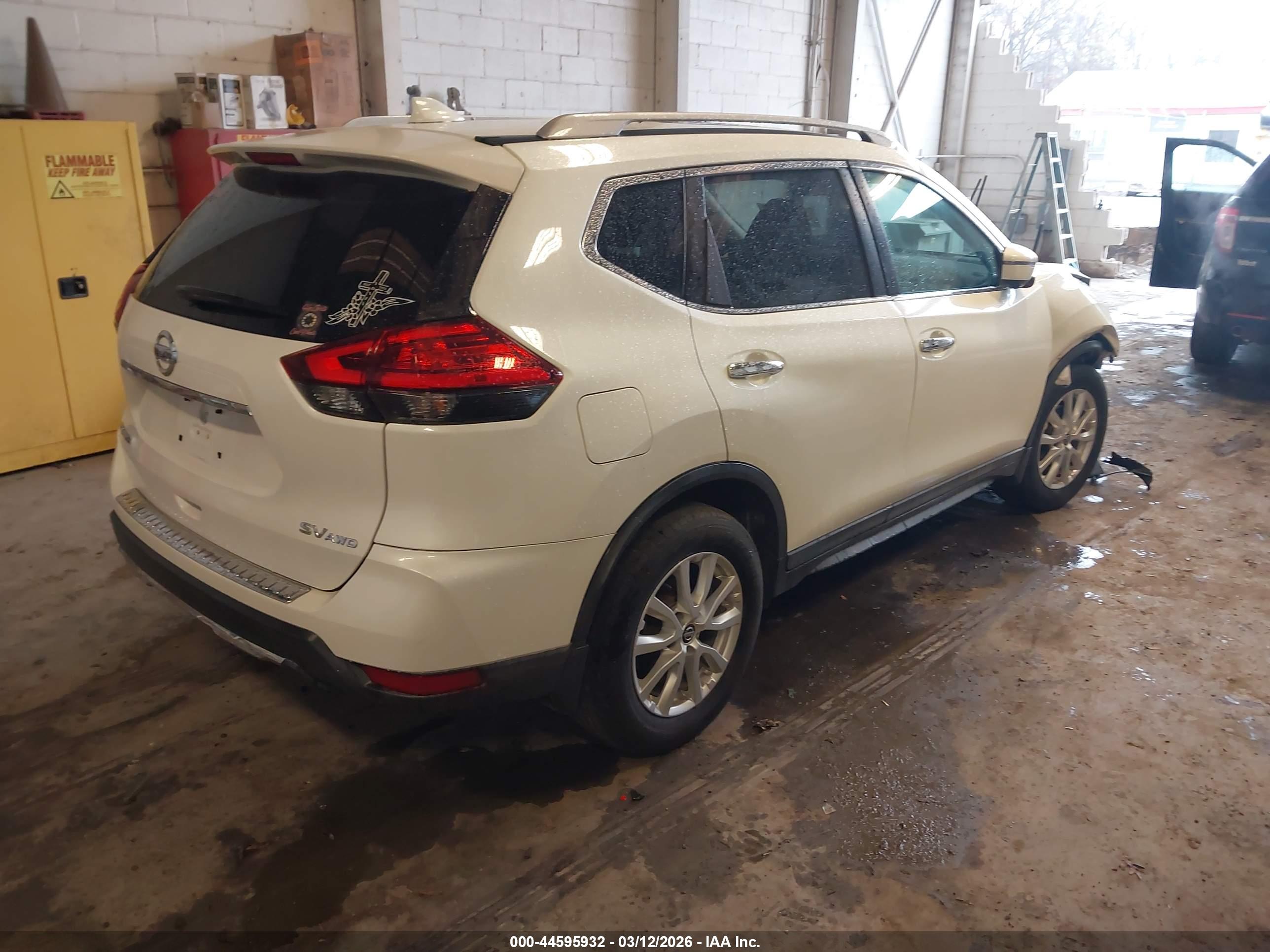 NISSAN ROGUE image 4
