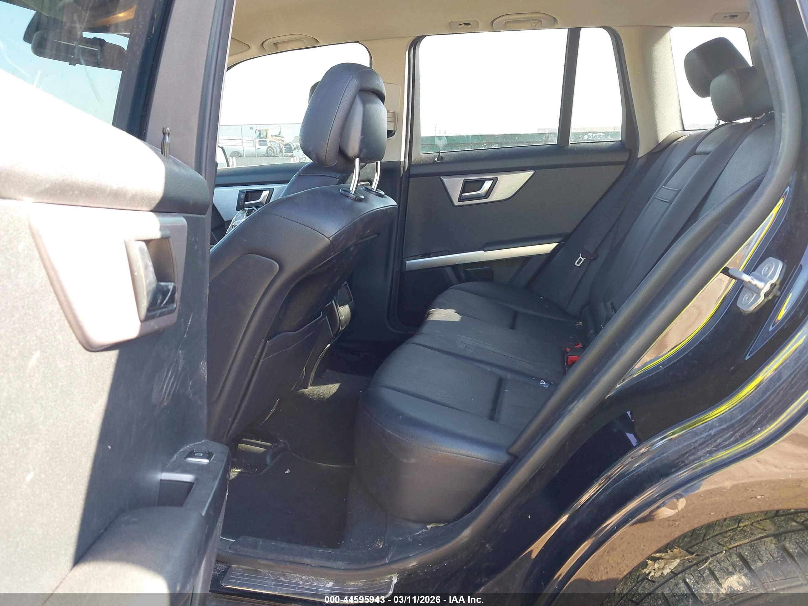 MERCEDES-BENZ GLK image 8