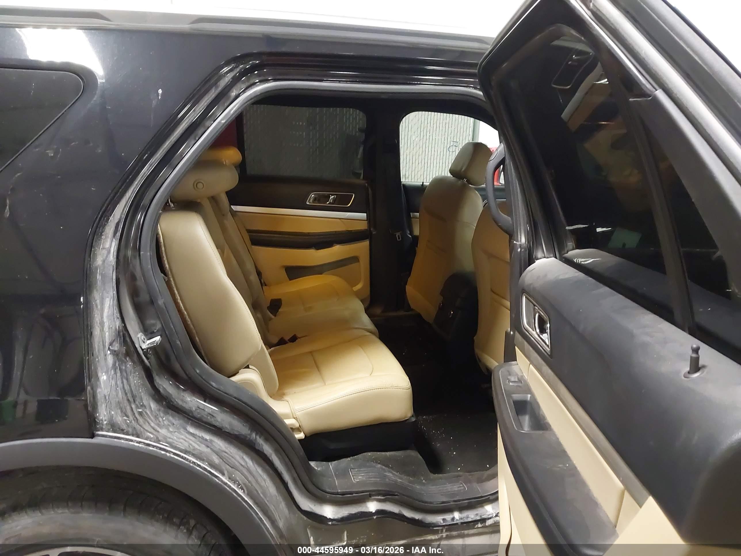 FORD EXPLORER image 8