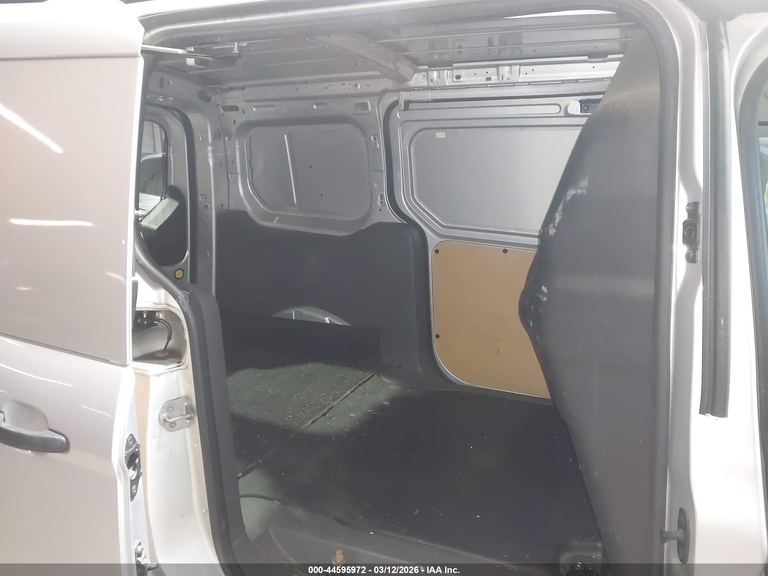 FORD TRANSIT image 8