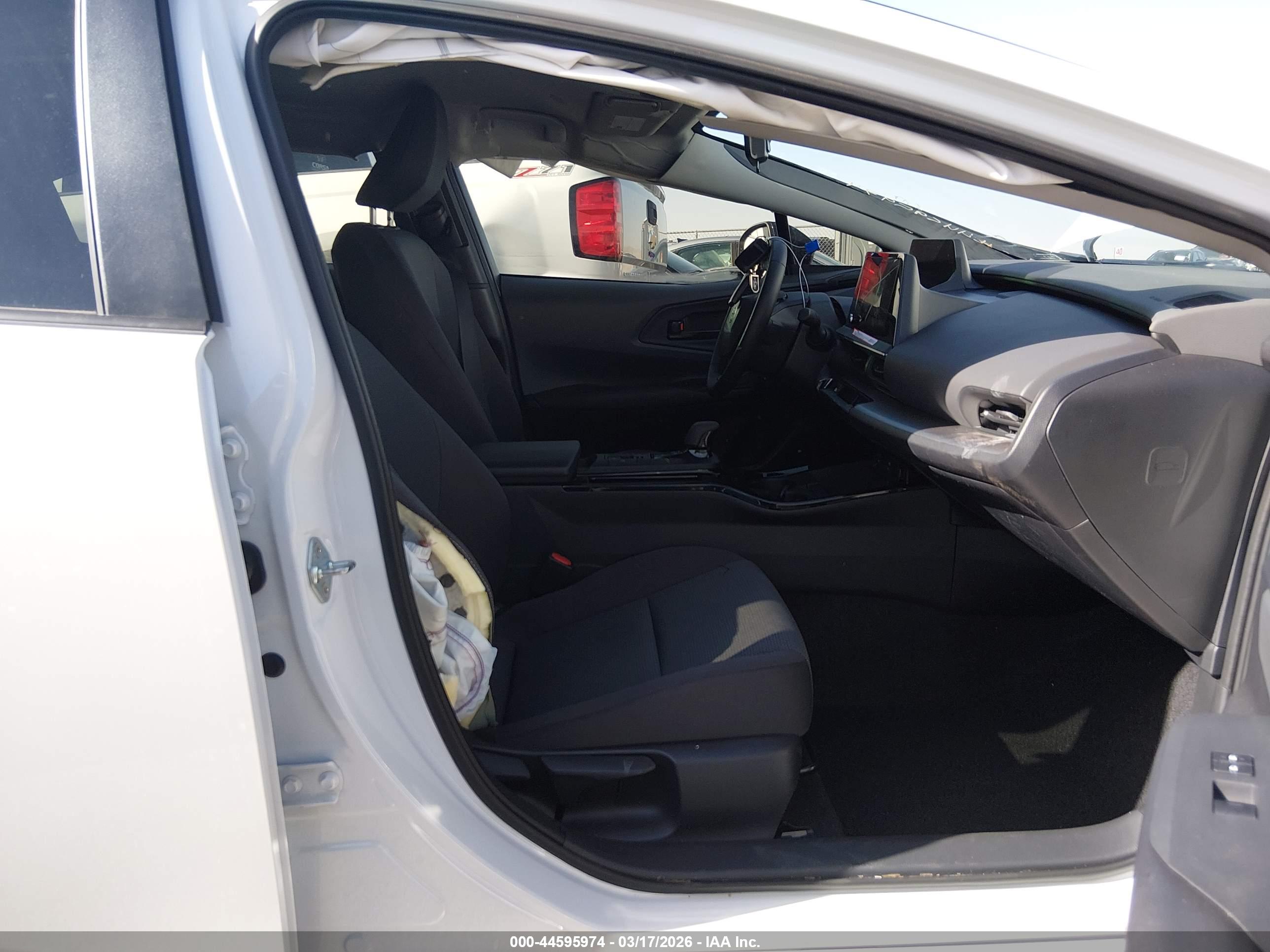 TOYOTA PRIUS image 5