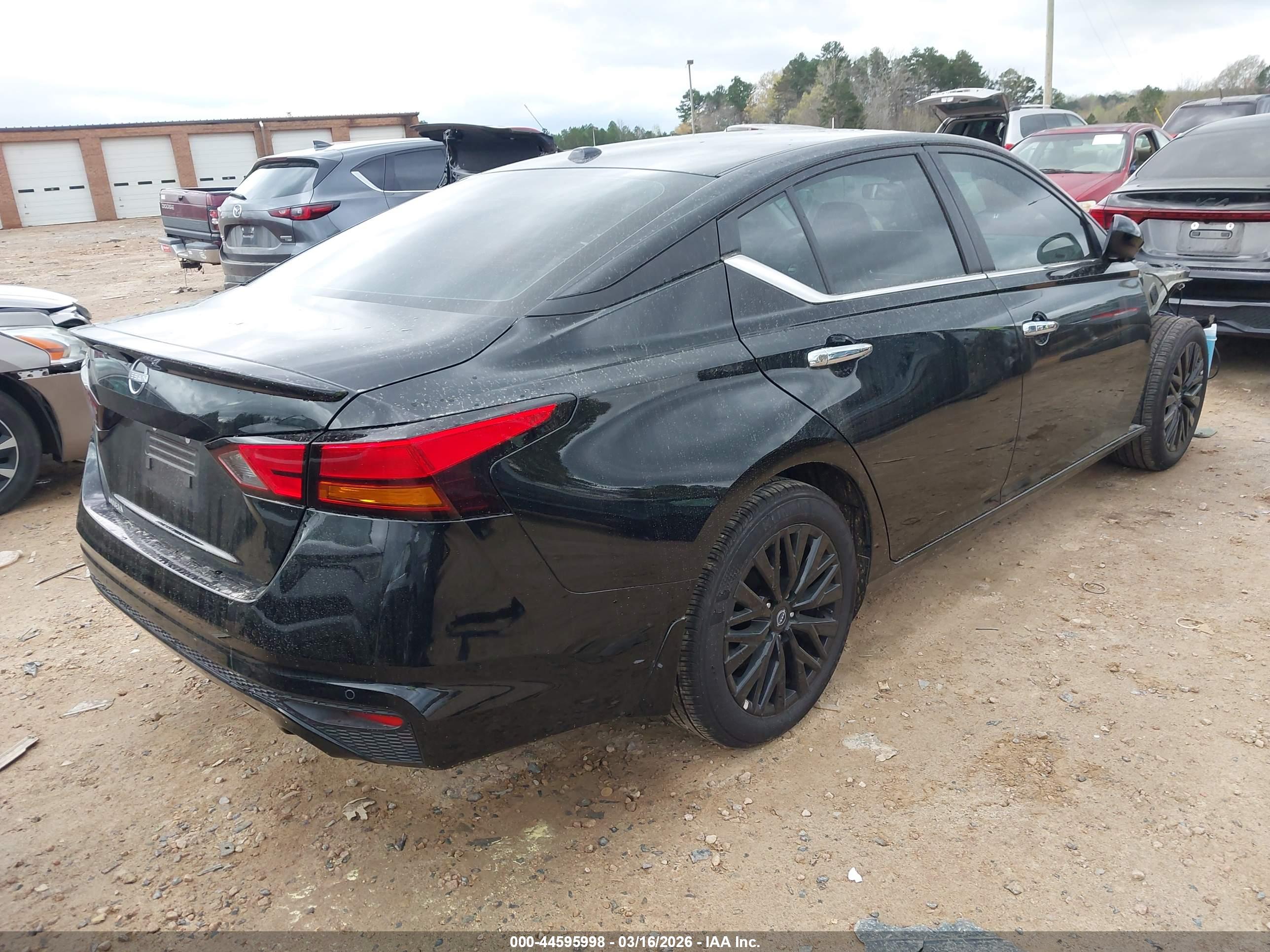 NISSAN ALTIMA image 4