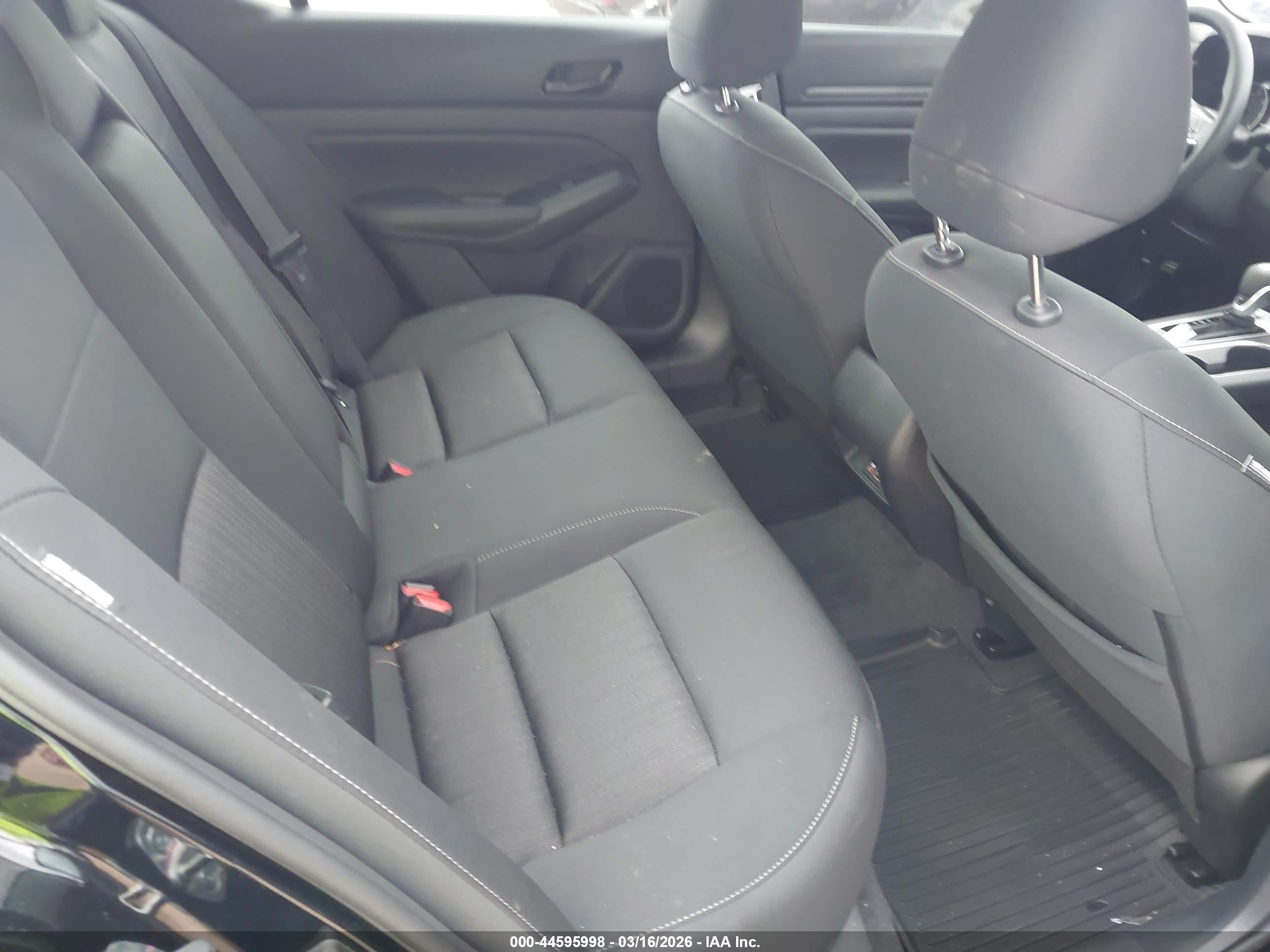 NISSAN ALTIMA image 8
