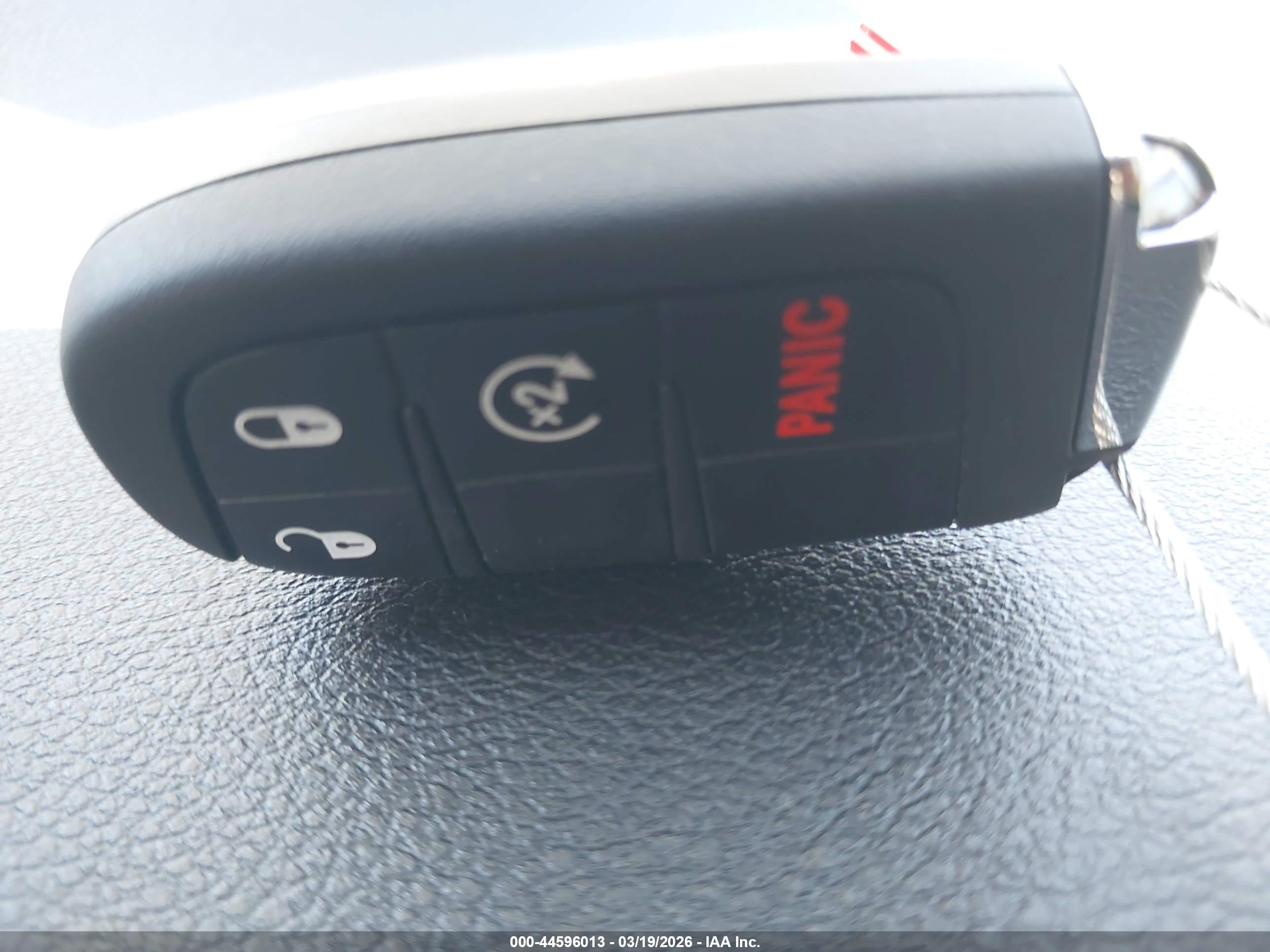 JEEP RENEGADE image 11
