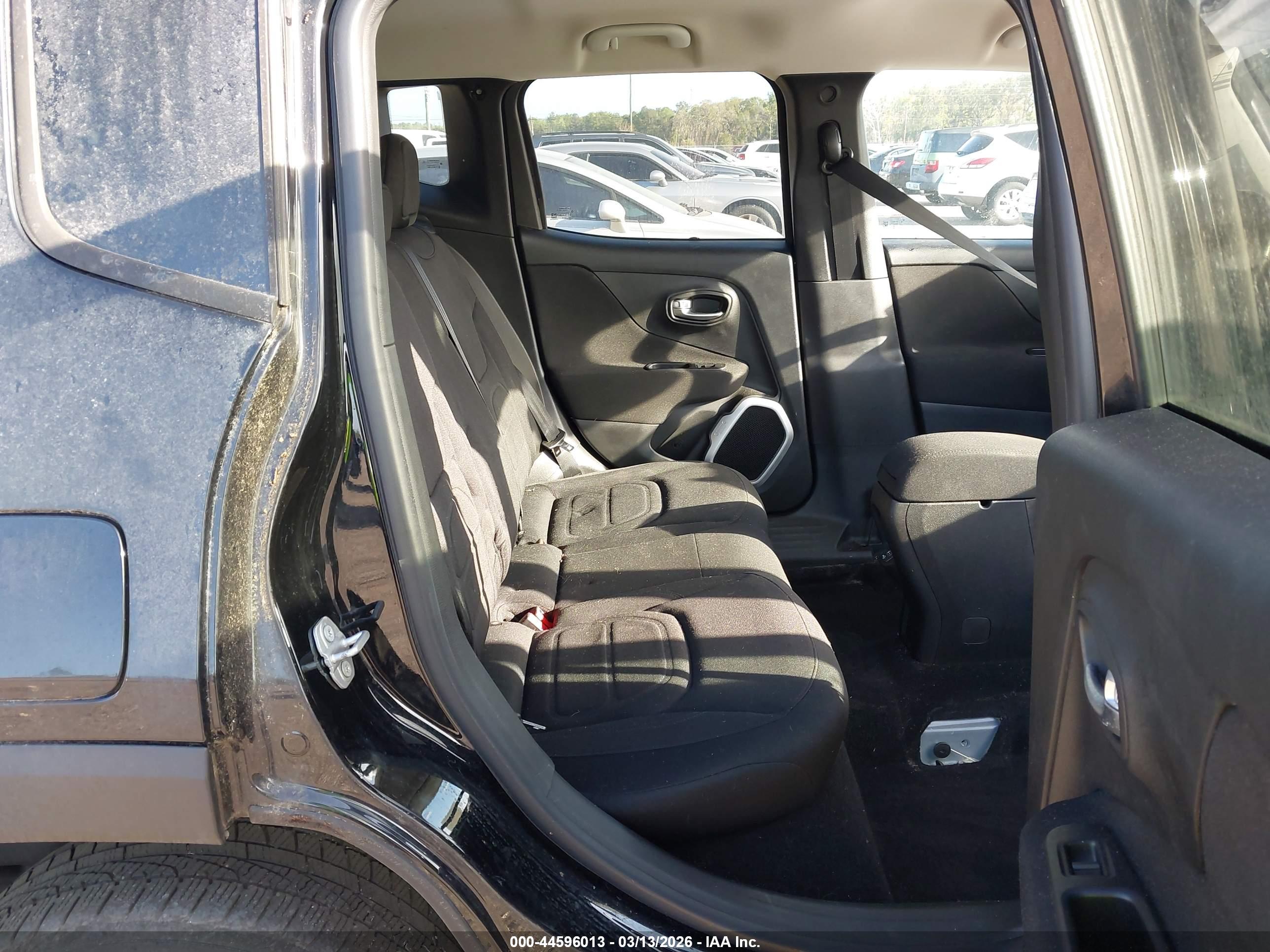 JEEP RENEGADE image 8