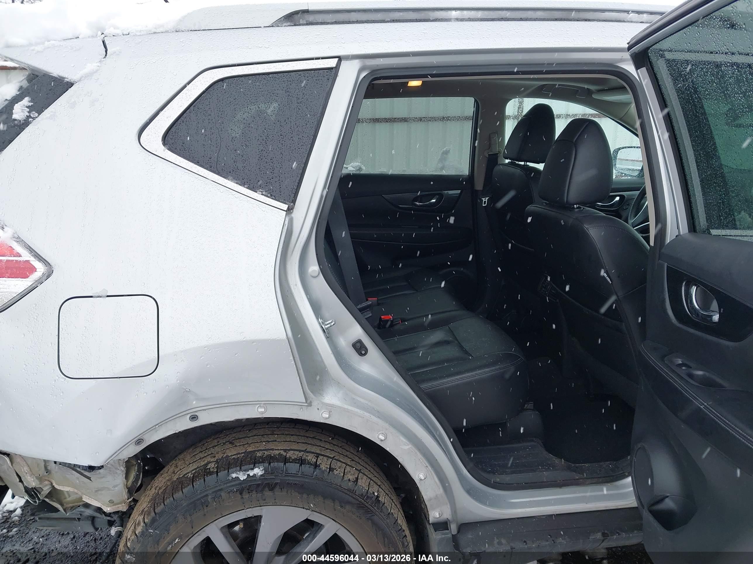 NISSAN ROGUE image 8