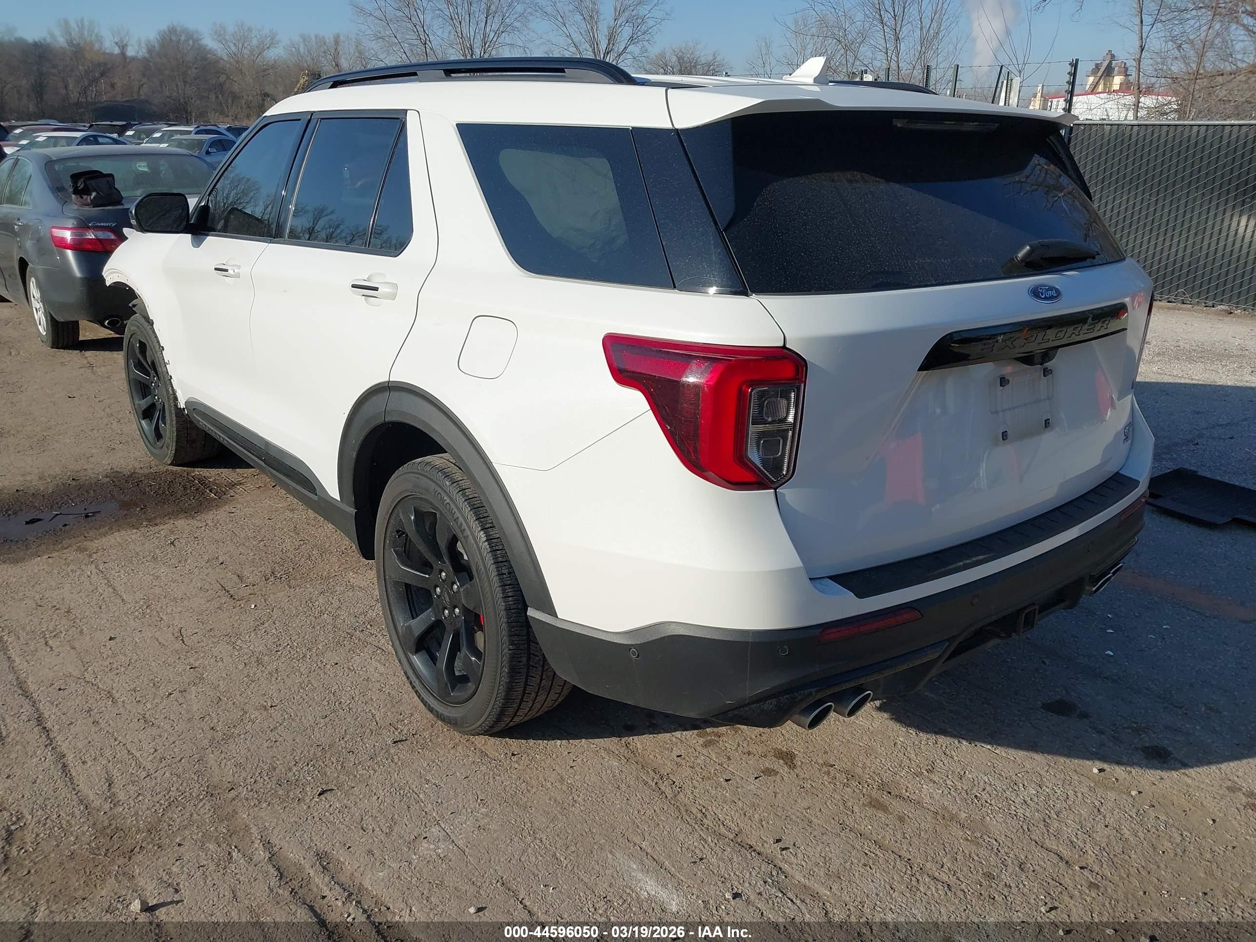 FORD EXPLORER image 3