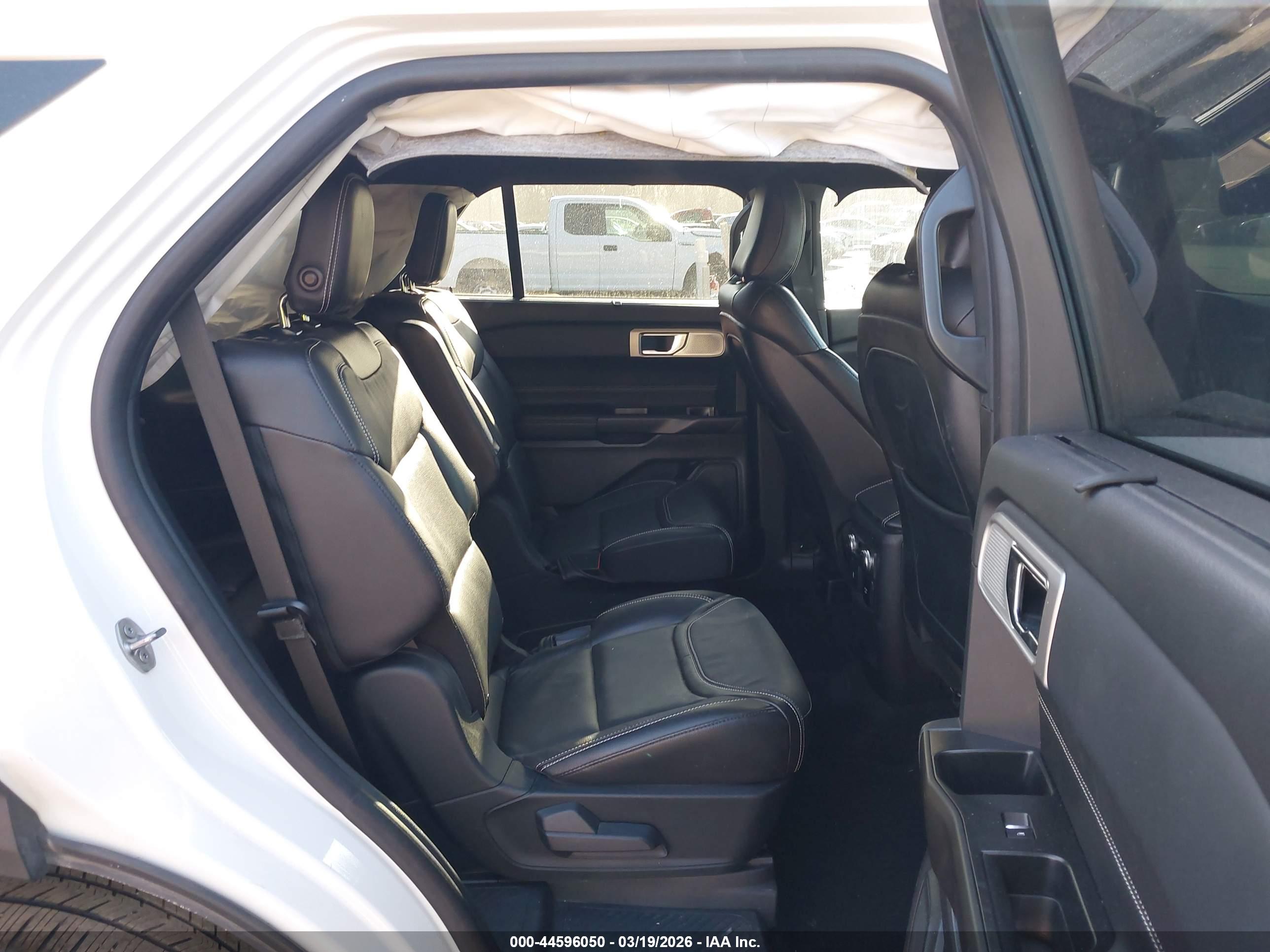 FORD EXPLORER image 8