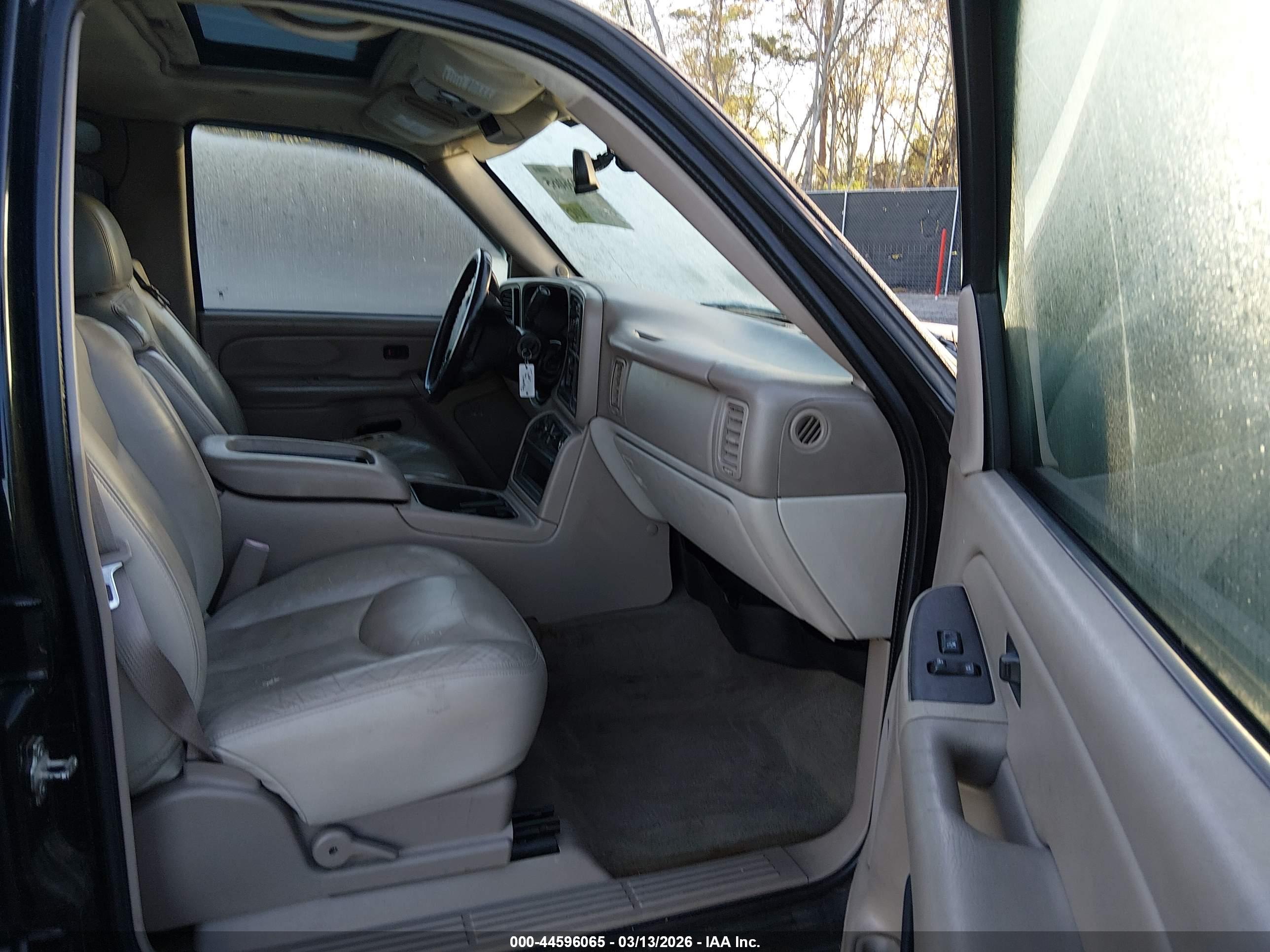 CHEVROLET AVALANCHE image 5