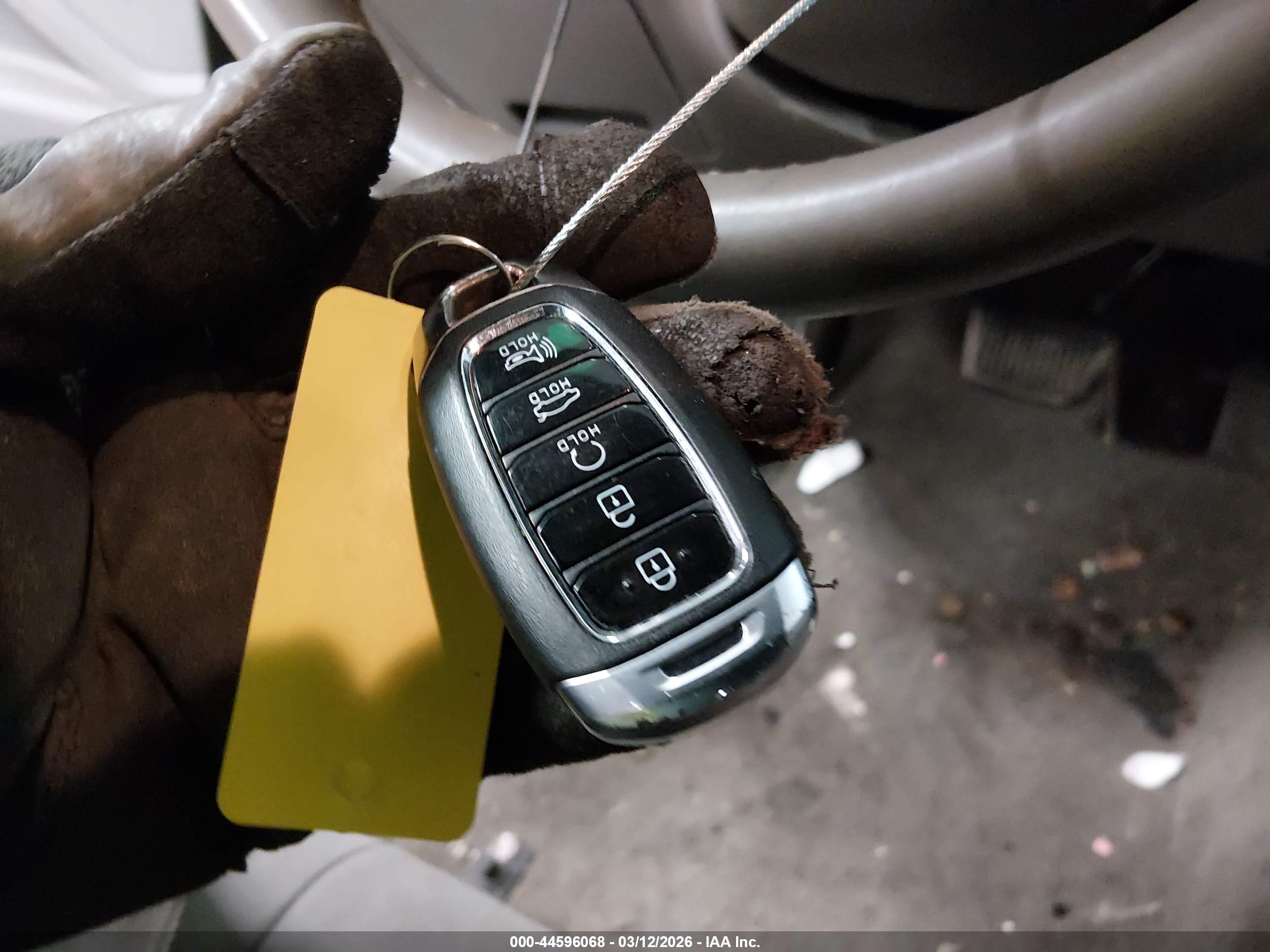 HYUNDAI ELANTRA image 11