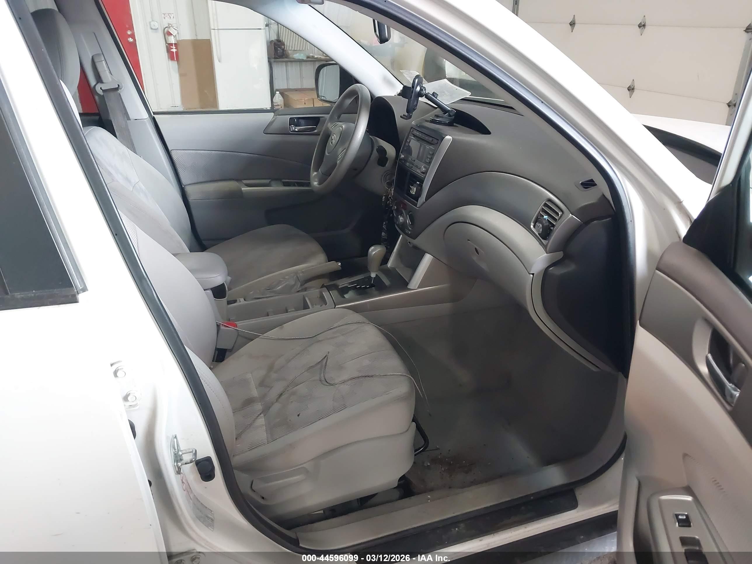 SUBARU FORESTER image 5