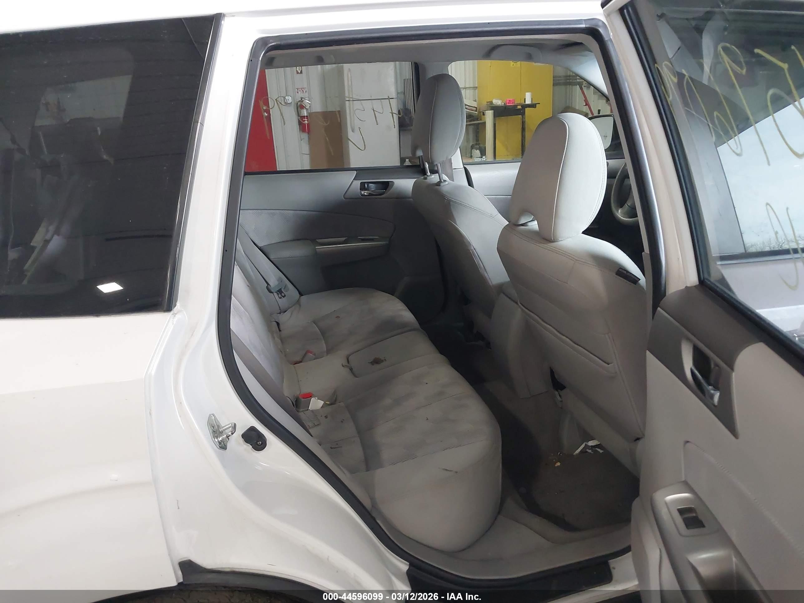 SUBARU FORESTER image 8
