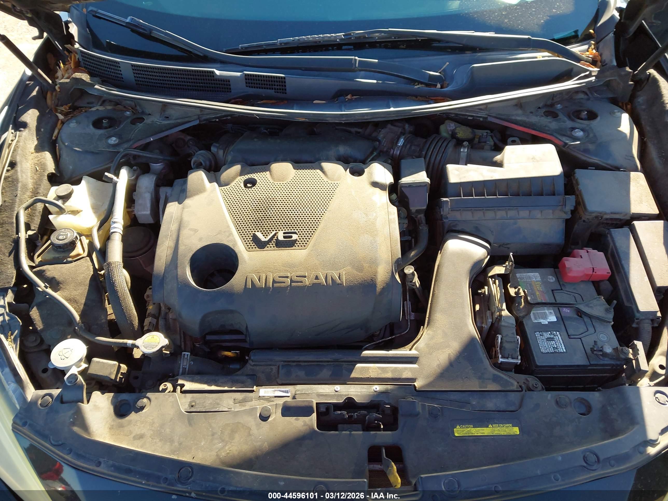 NISSAN MAXIMA image 10