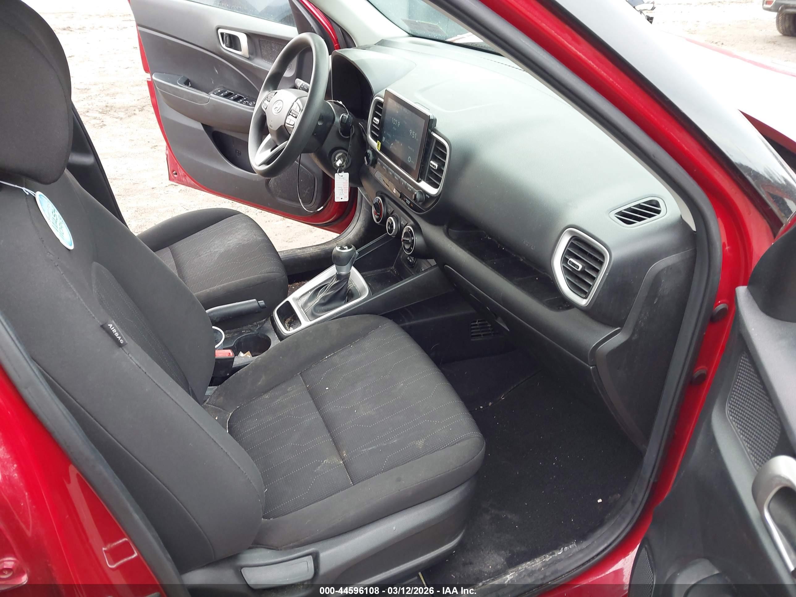 HYUNDAI VENUE image 5