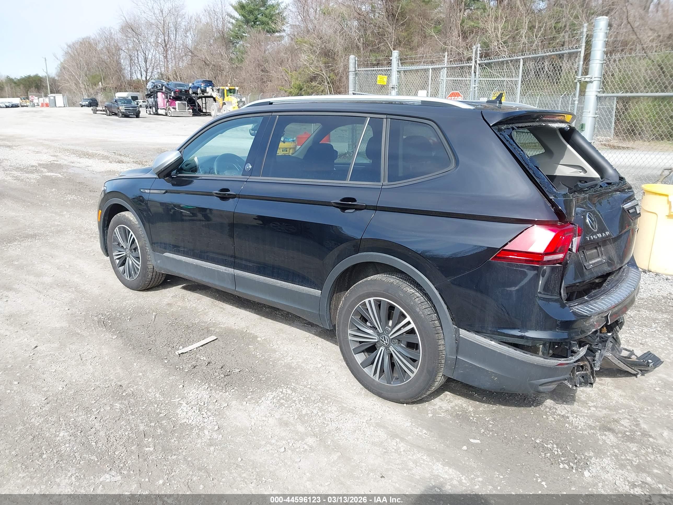 VOLKSWAGEN TIGUAN image 3