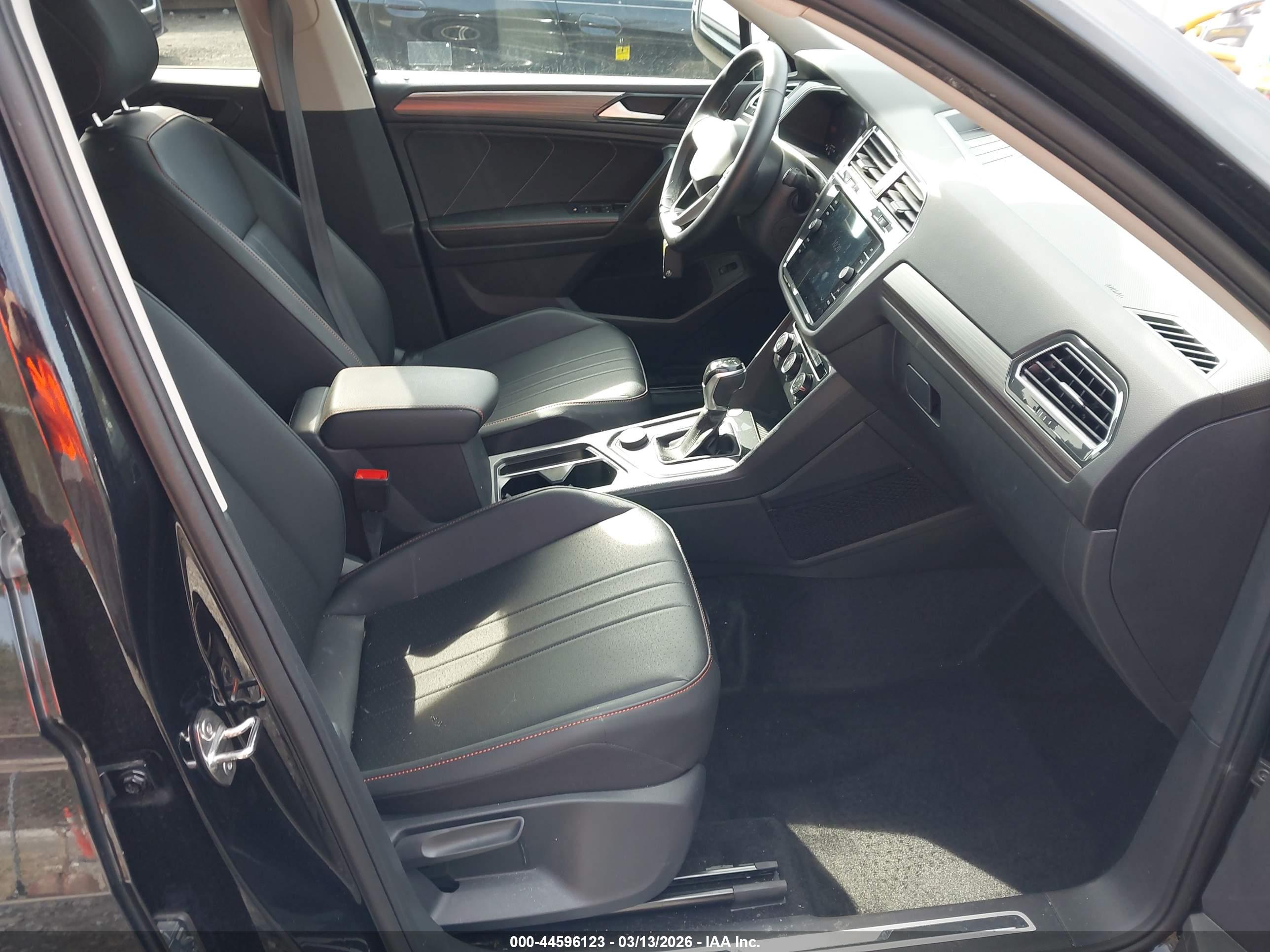 VOLKSWAGEN TIGUAN image 5