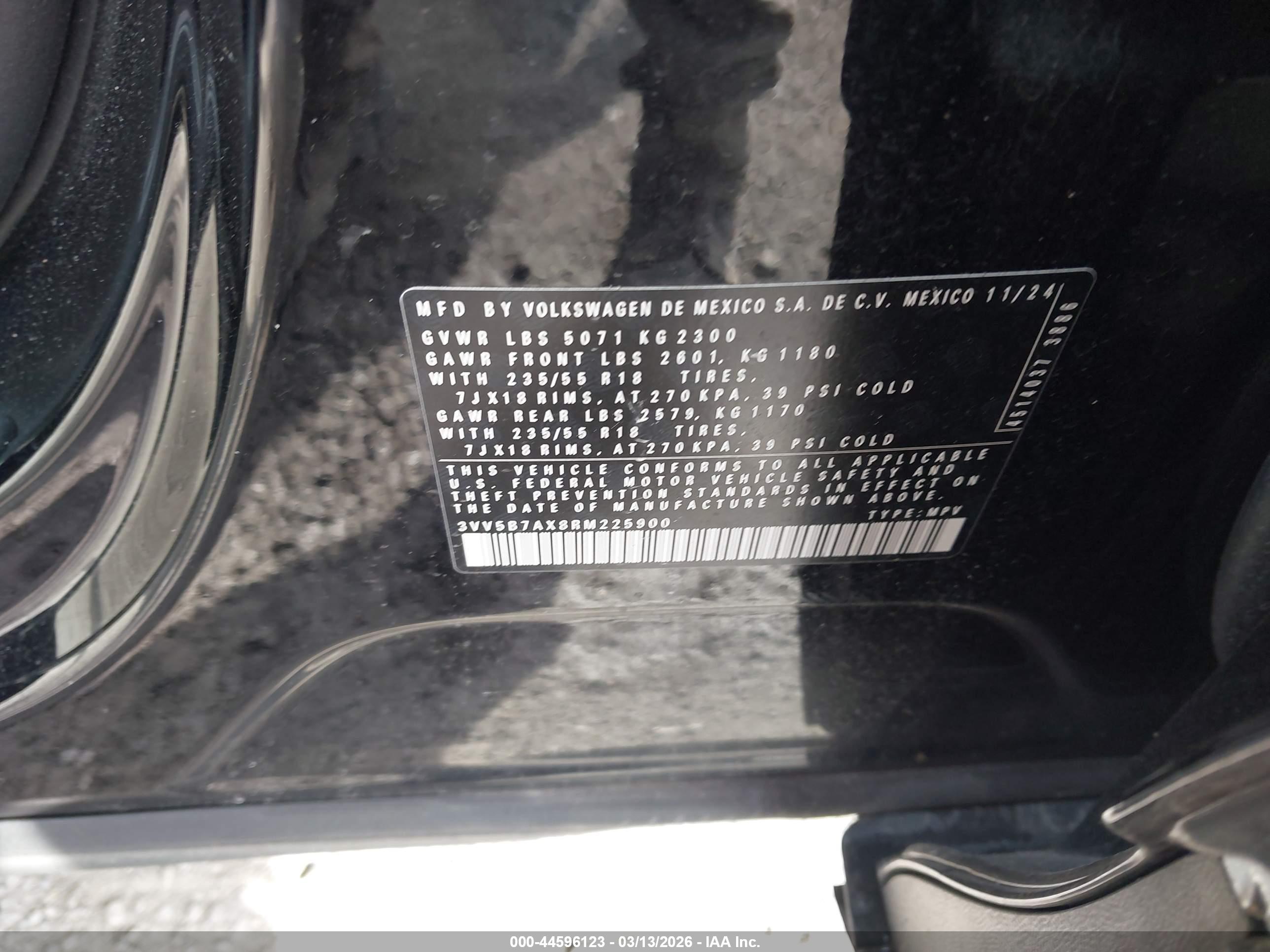 VOLKSWAGEN TIGUAN image 9