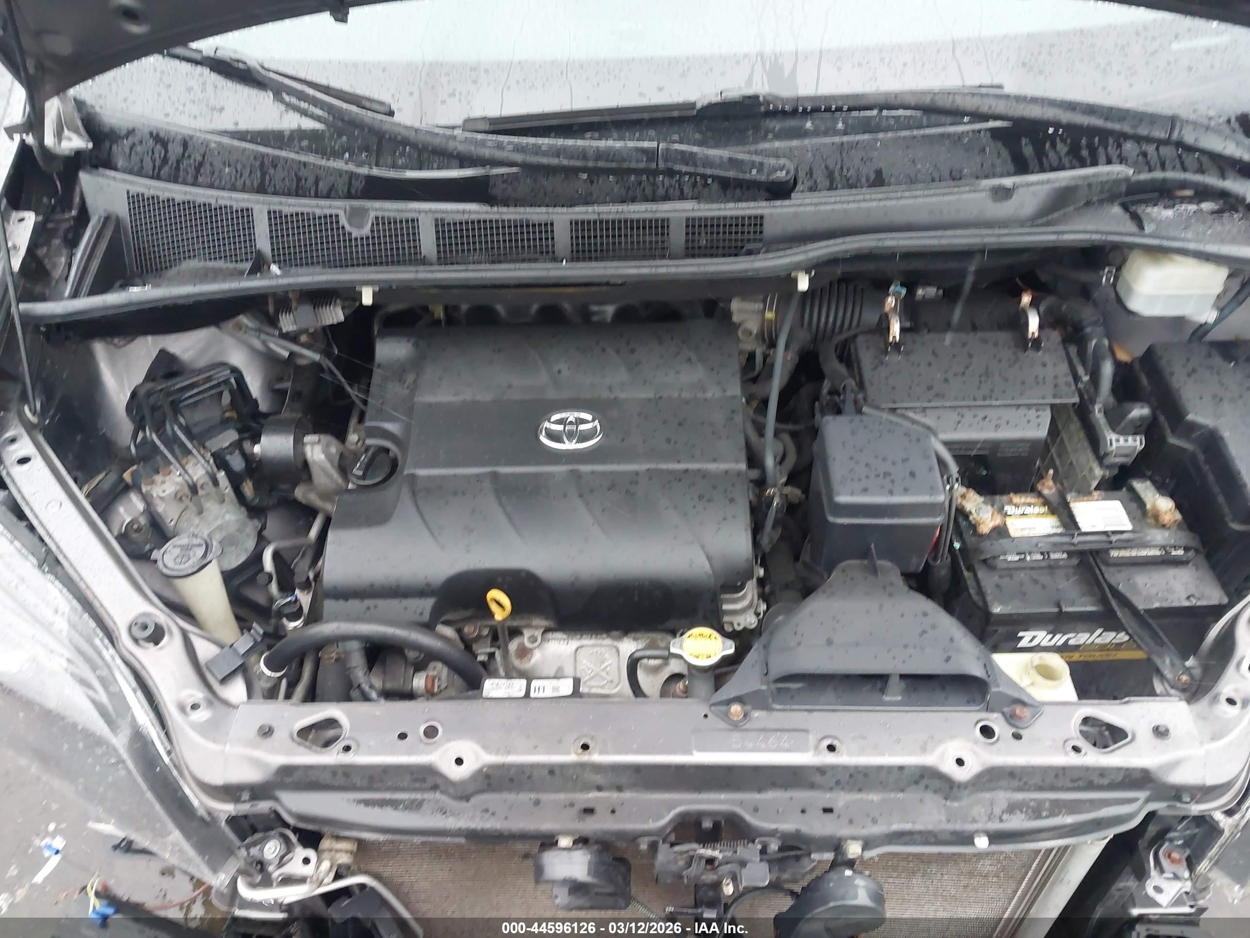 TOYOTA SIENNA image 10