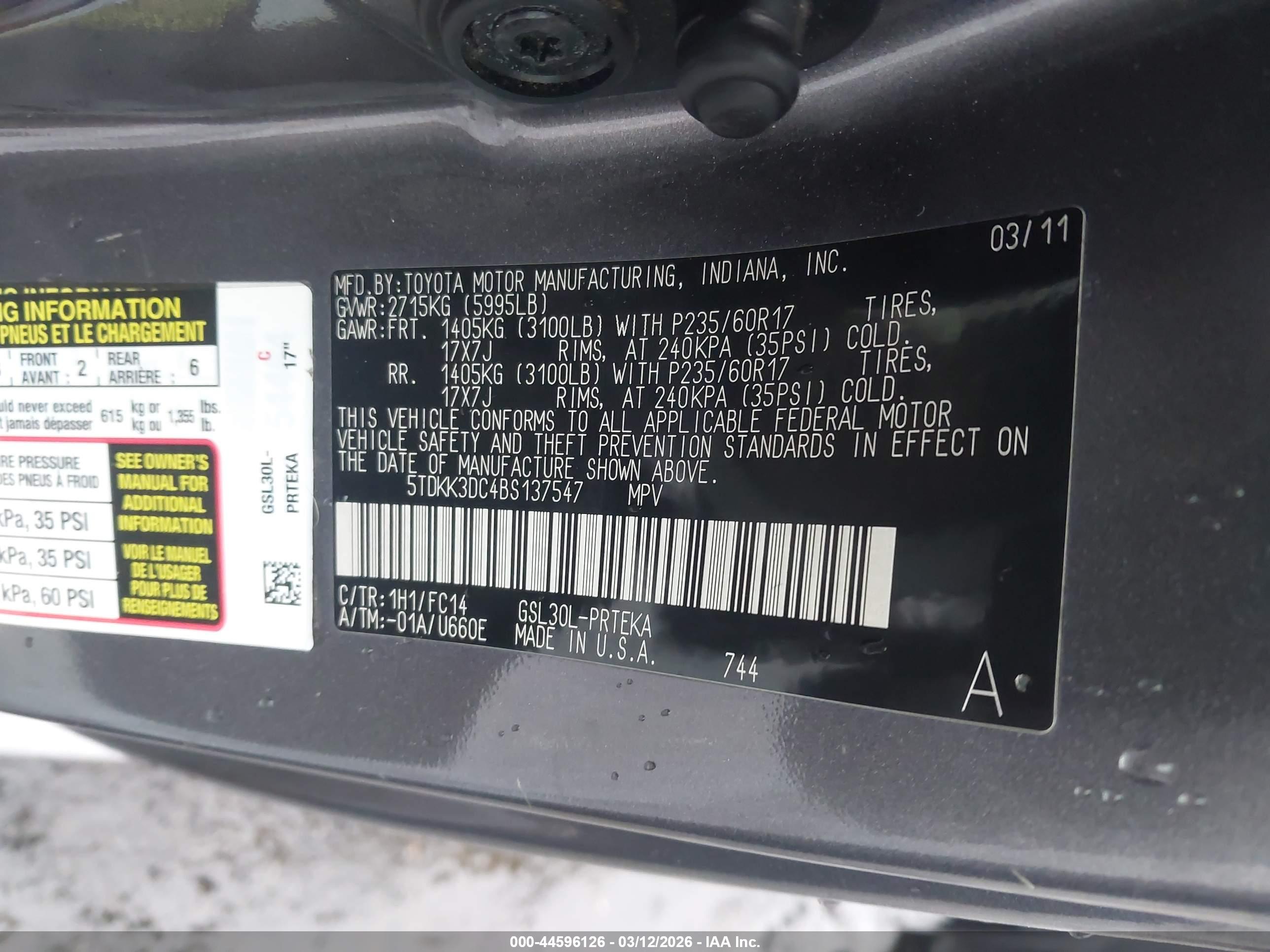 TOYOTA SIENNA image 9