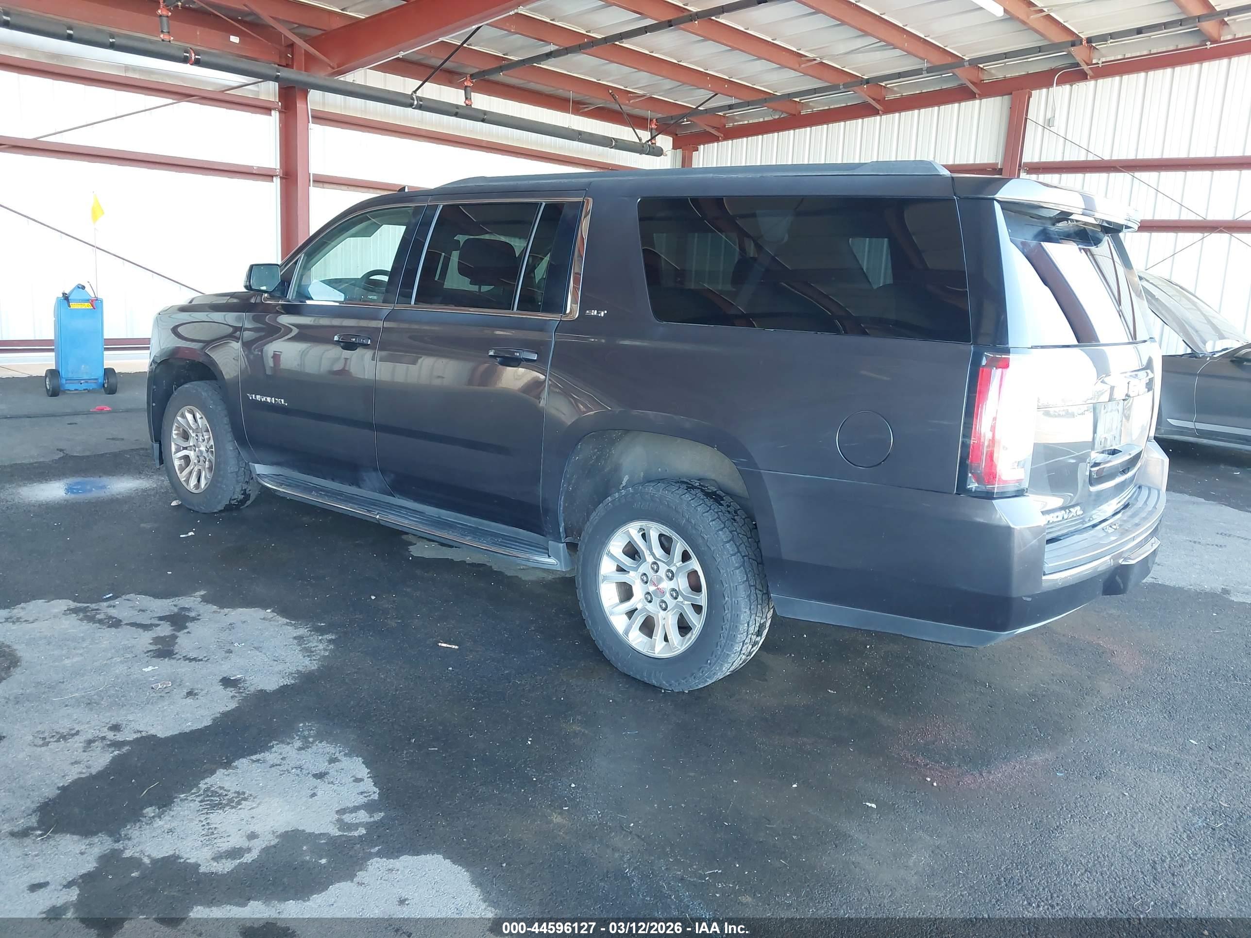 GMC YUKON image 3