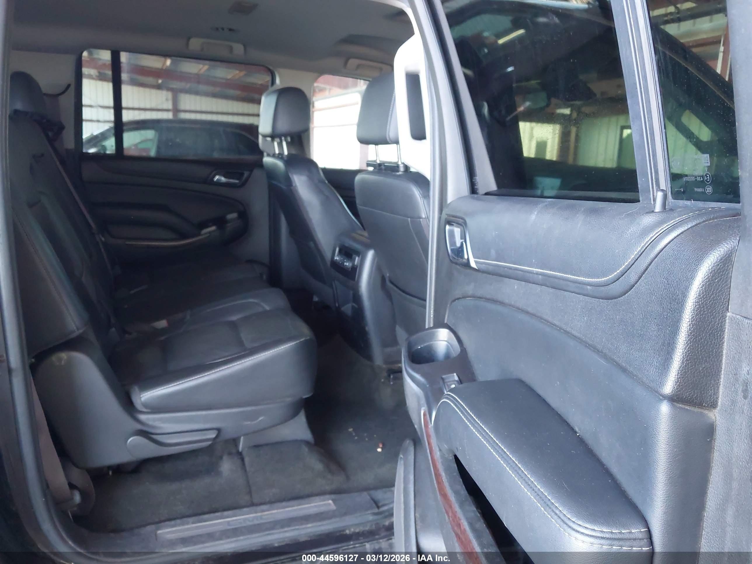 GMC YUKON image 8