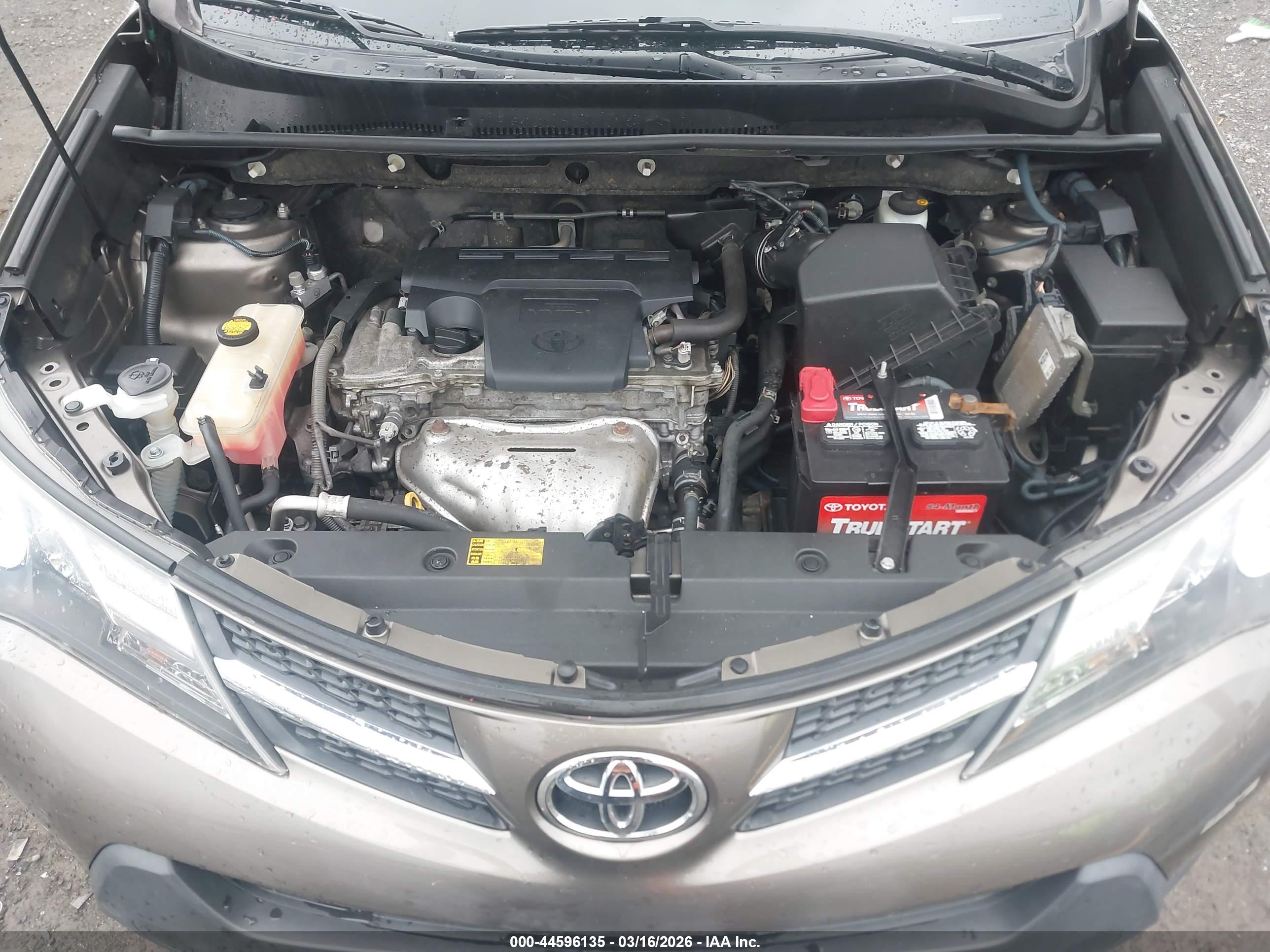 TOYOTA RAV4 image 10