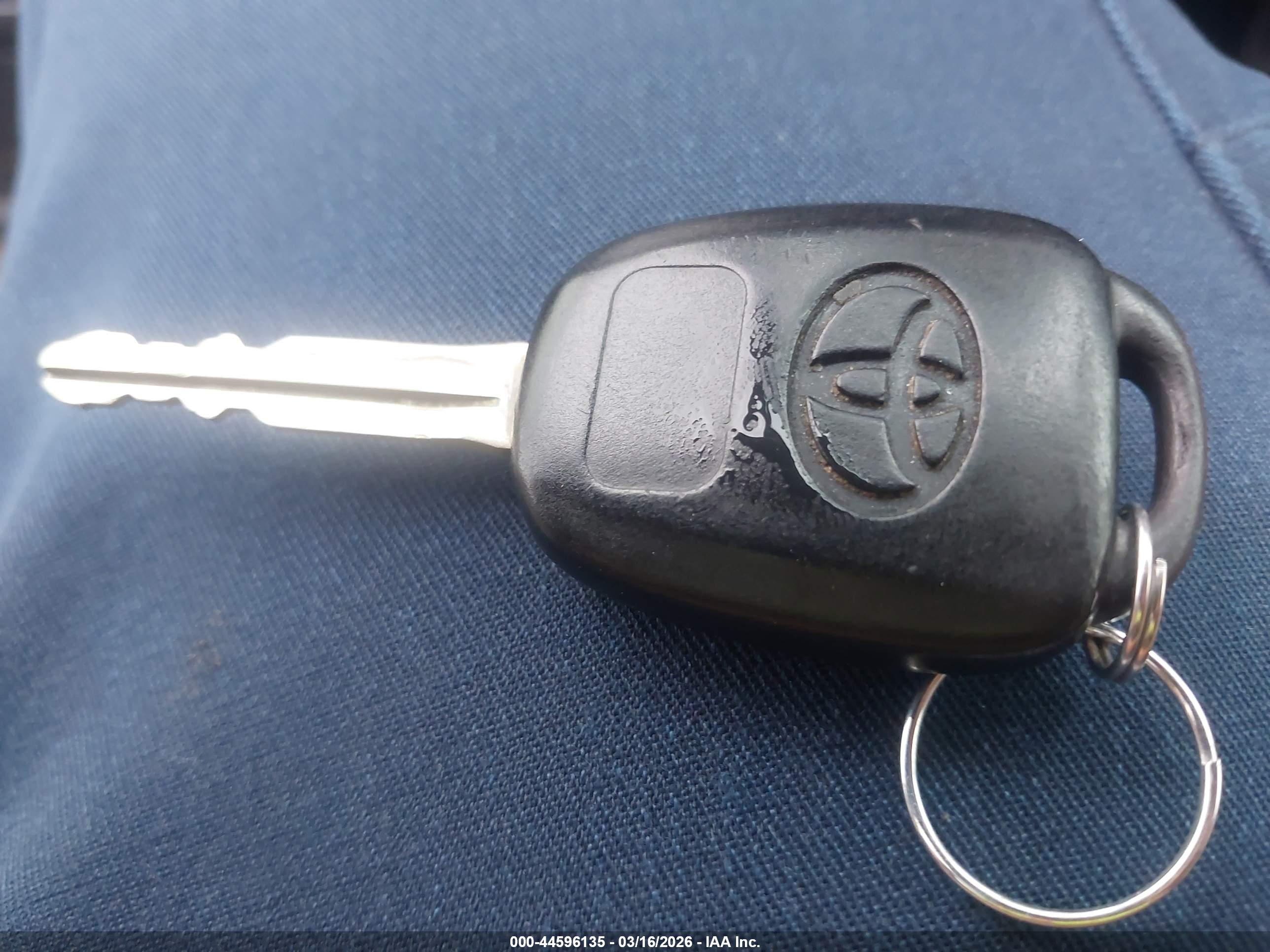 TOYOTA RAV4 image 11