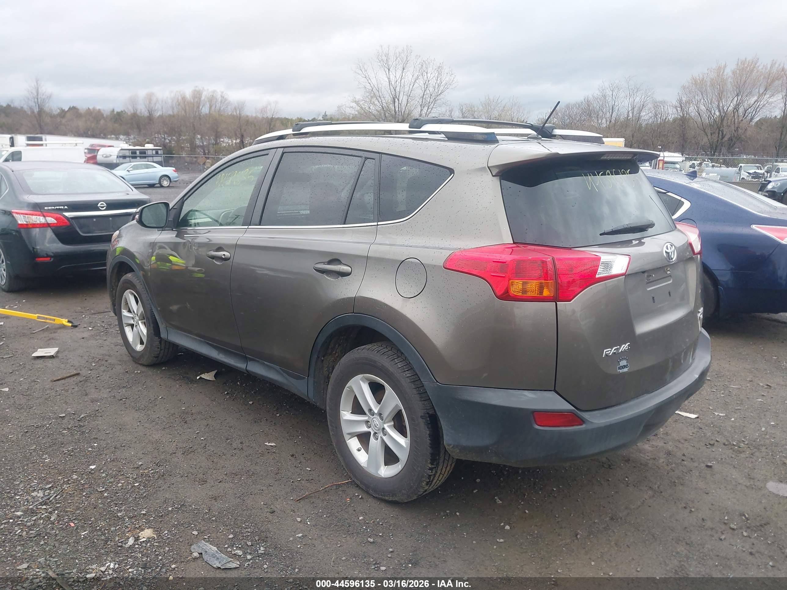 TOYOTA RAV4 image 3