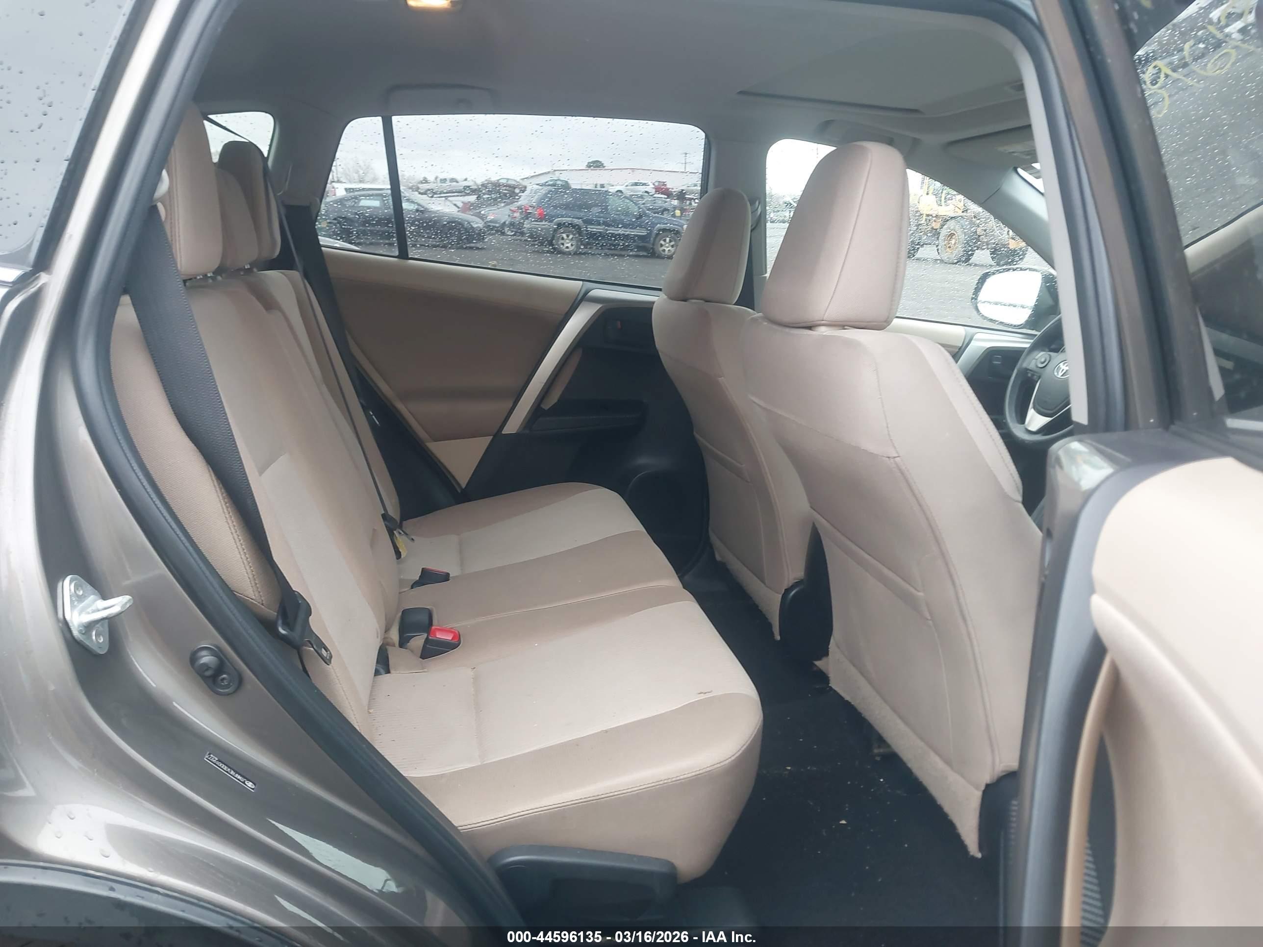 TOYOTA RAV4 image 8