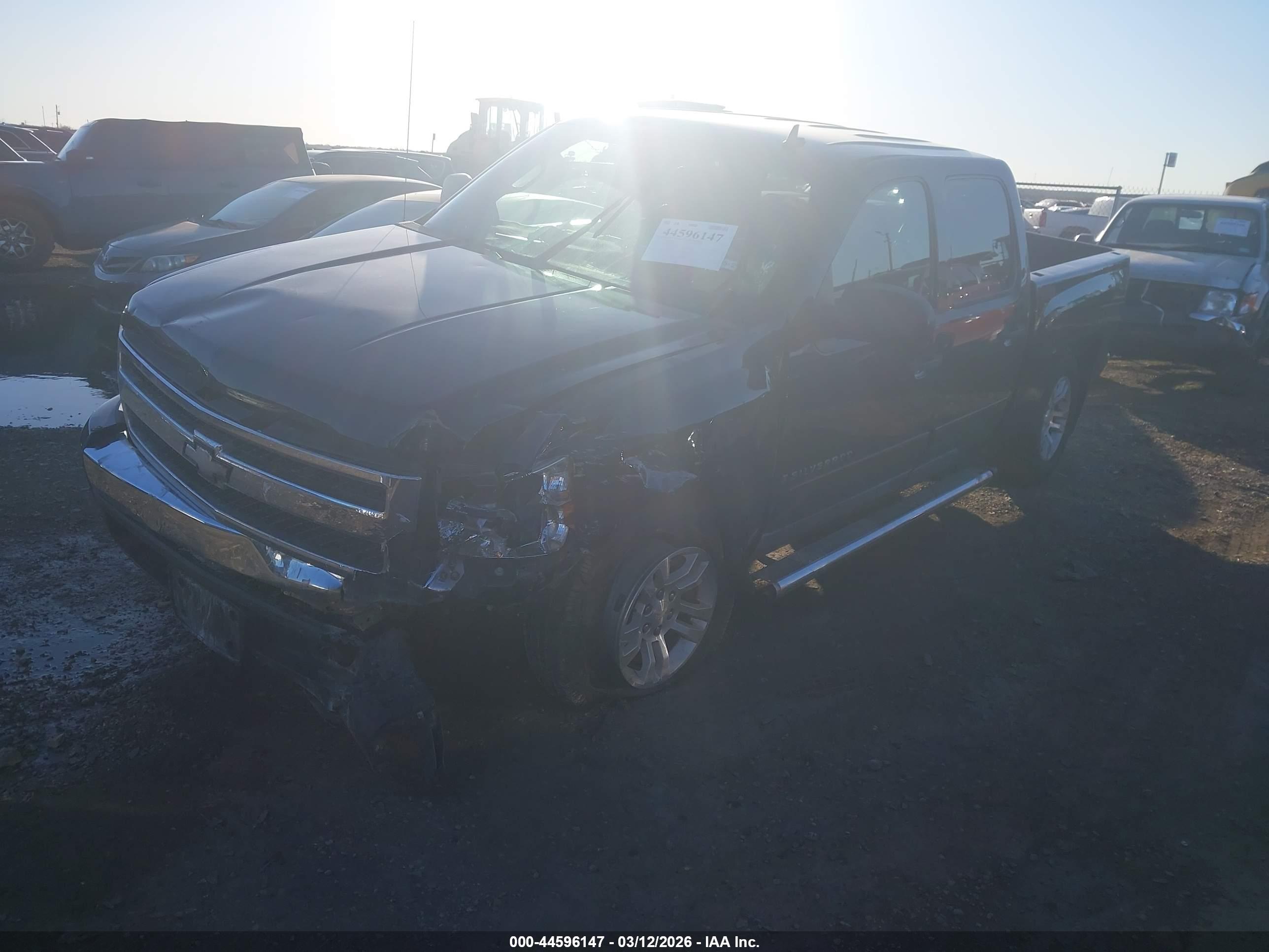 CHEVROLET SILVERADO image 2
