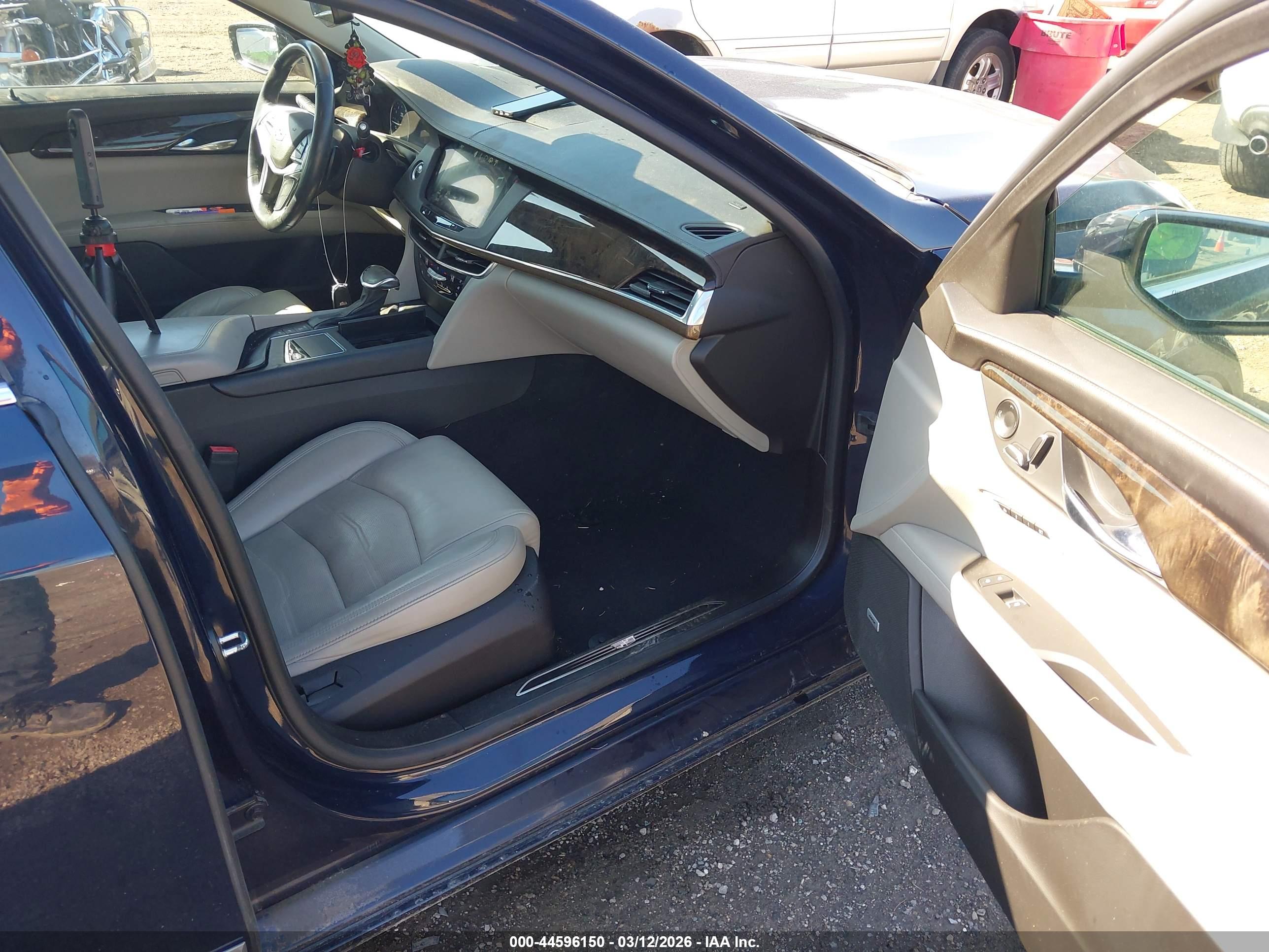 CADILLAC CT6 image 5
