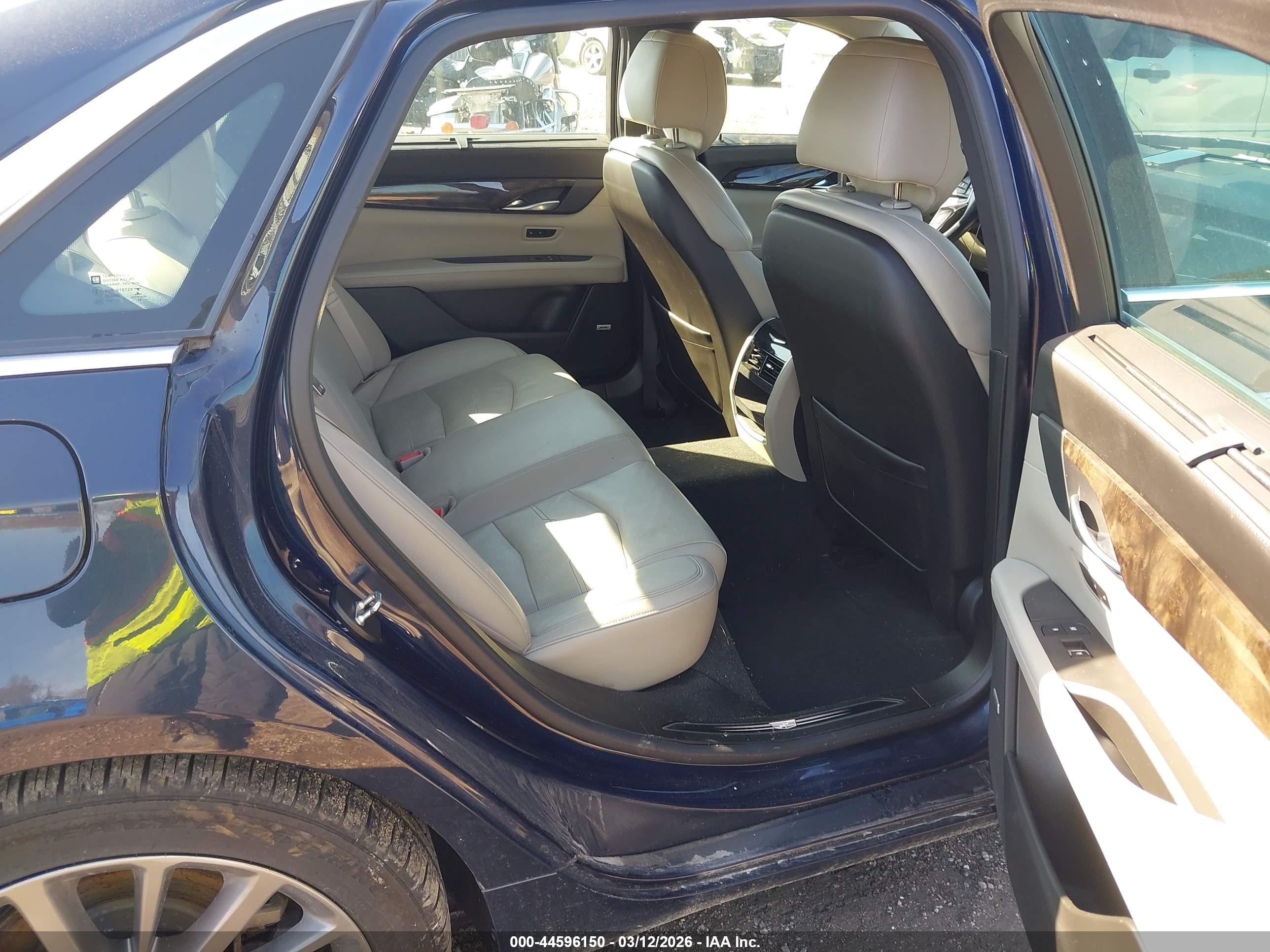 CADILLAC CT6 image 8