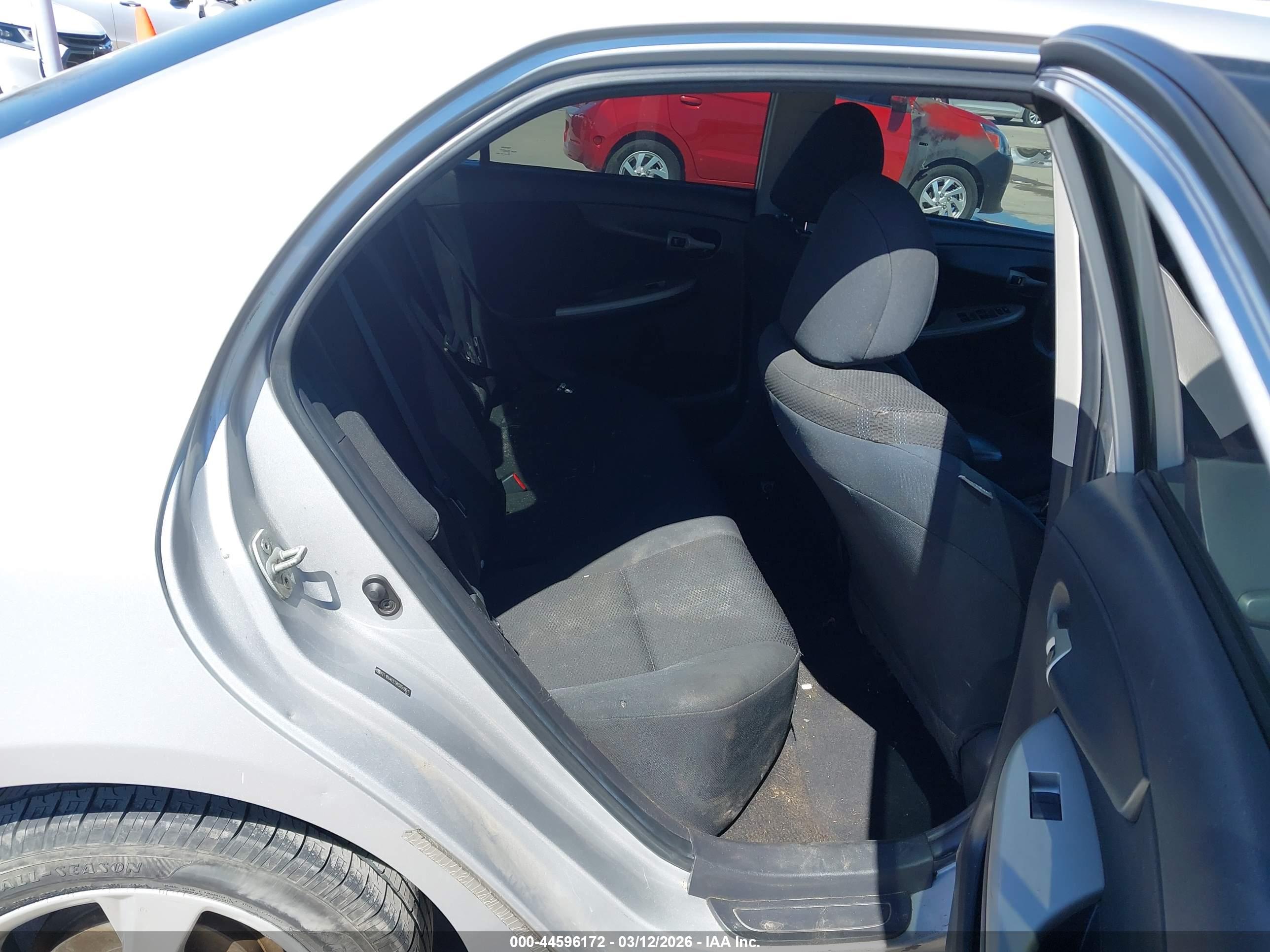 TOYOTA COROLLA image 8