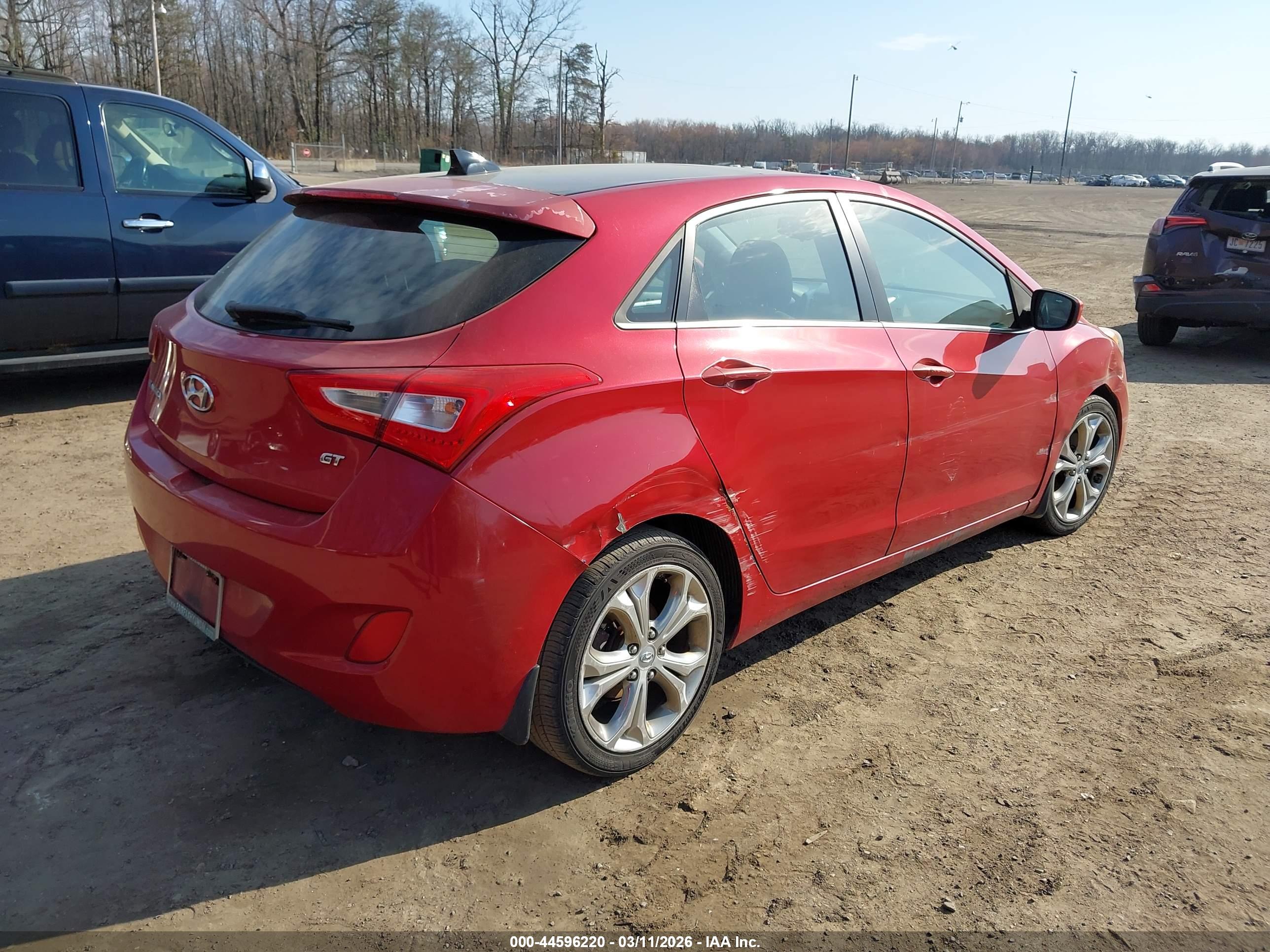 HYUNDAI ELANTRA image 4
