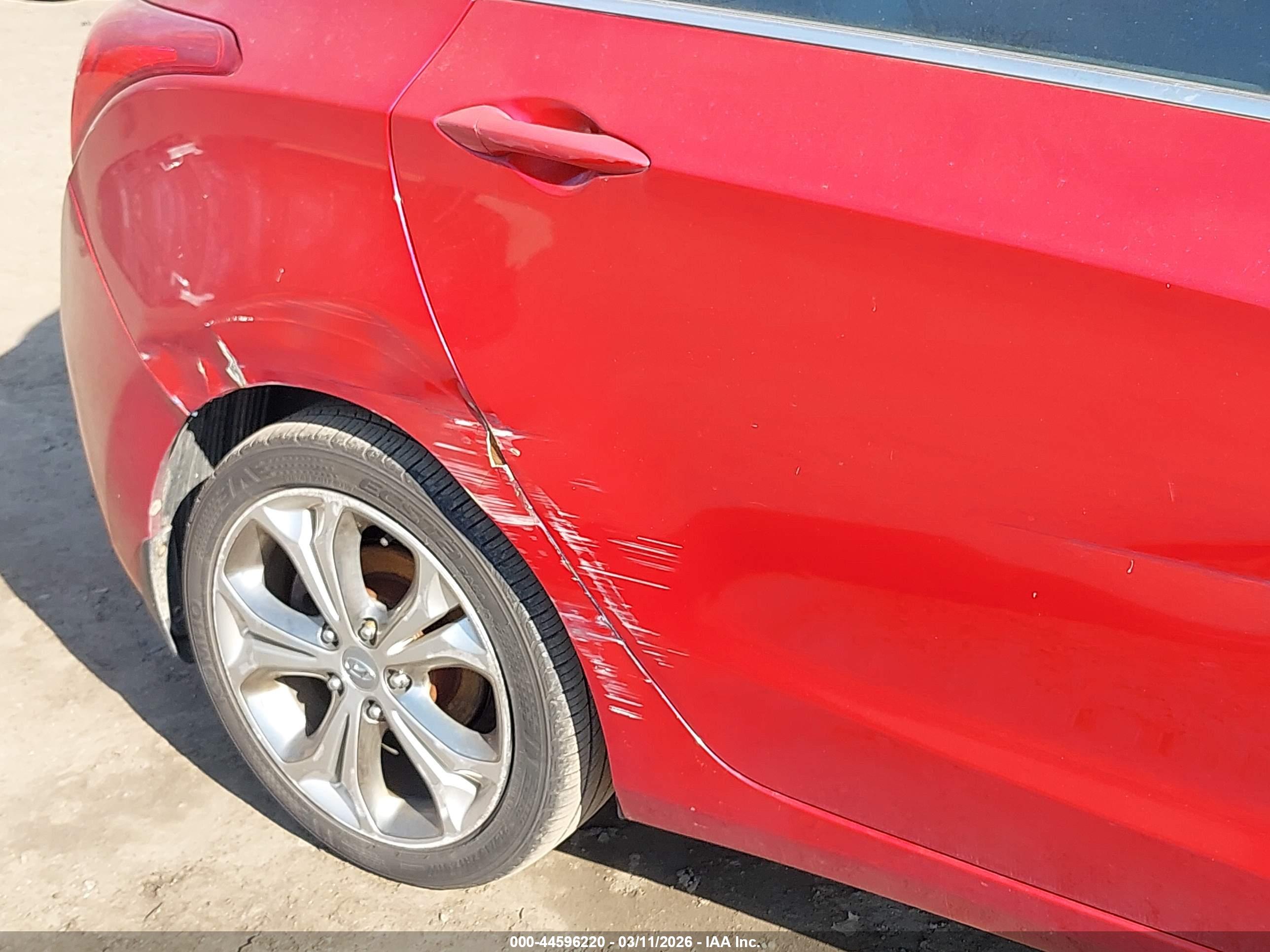 HYUNDAI ELANTRA image 6
