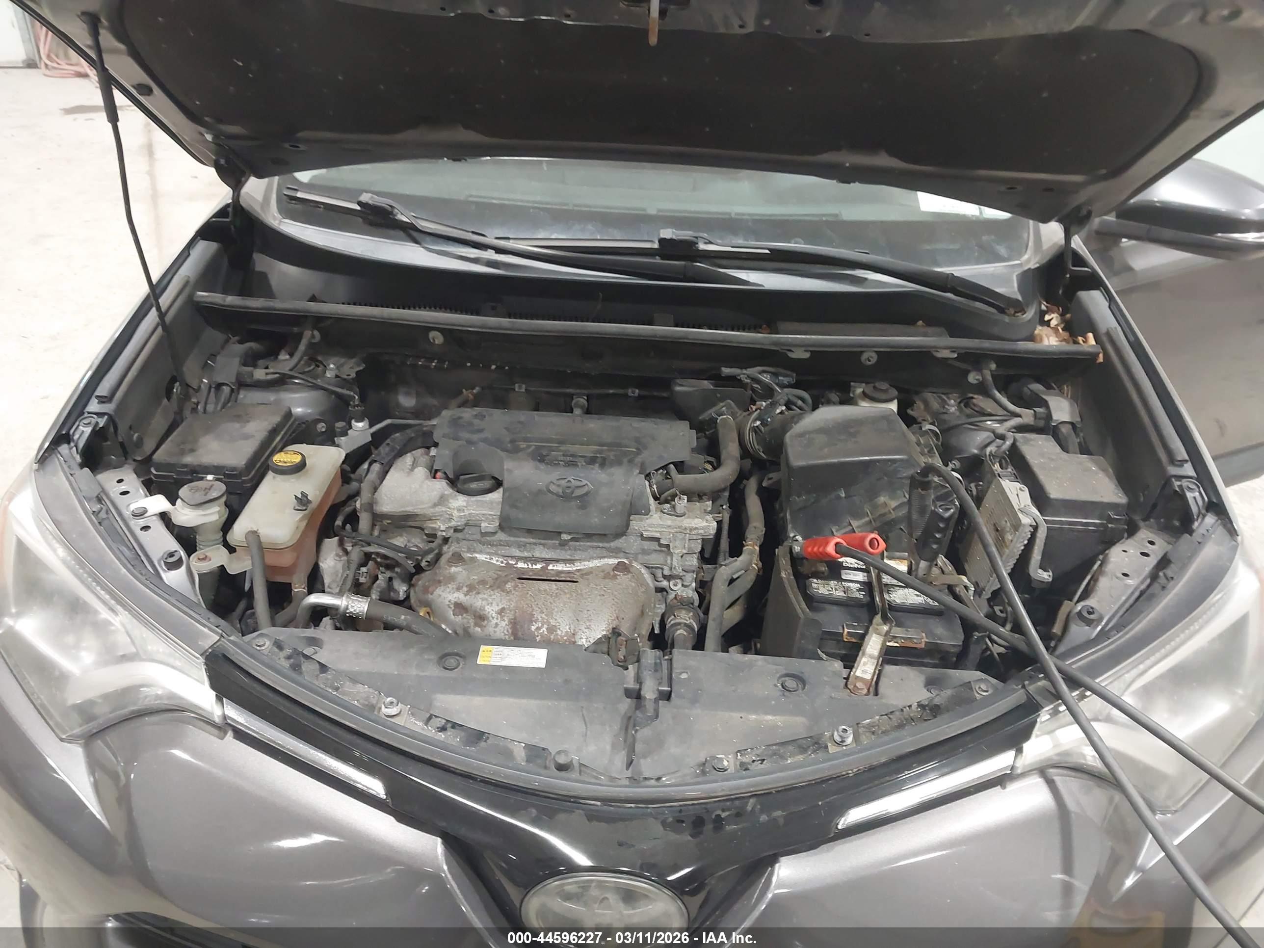 TOYOTA RAV4 image 10