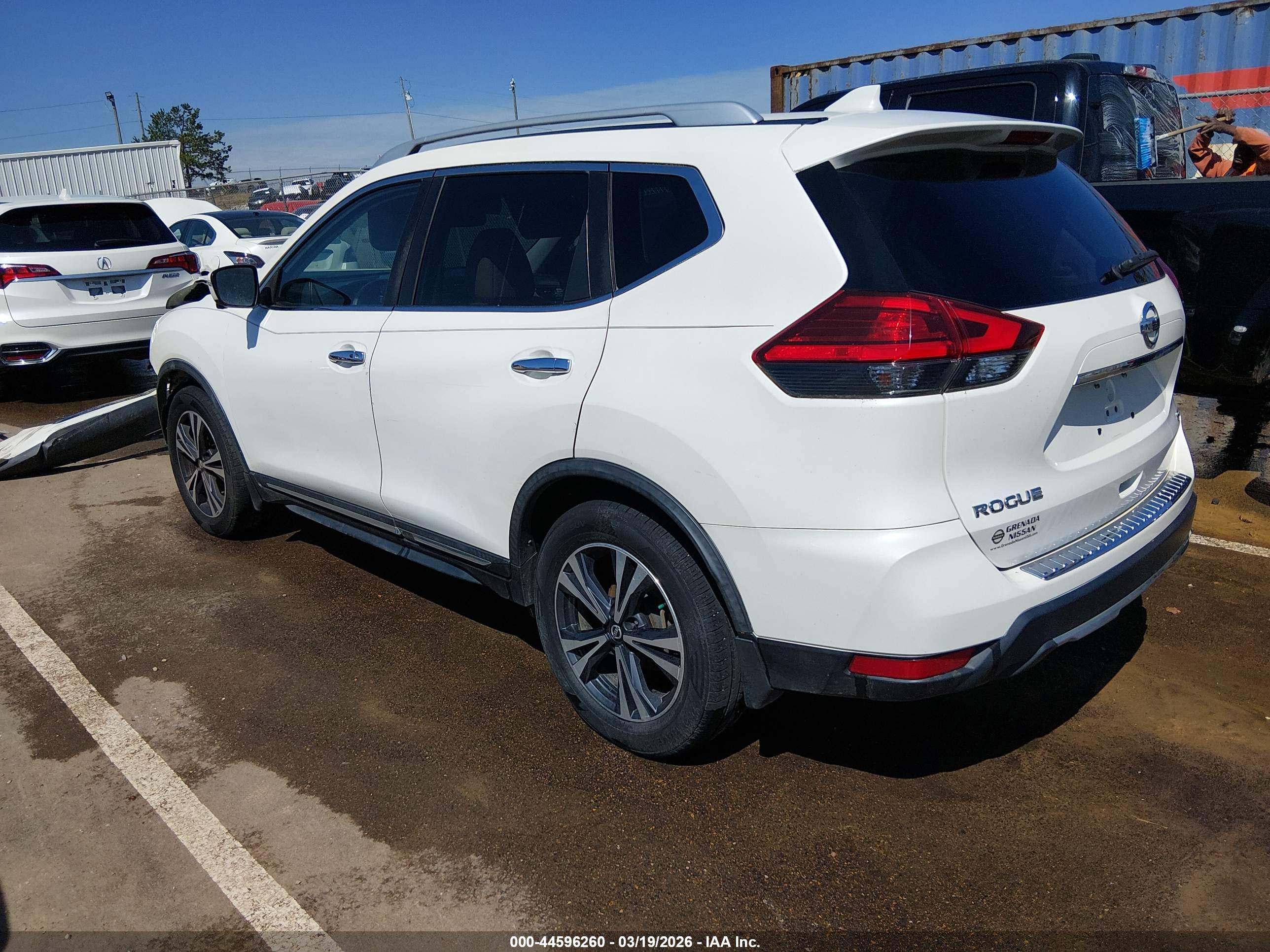 NISSAN ROGUE image 3