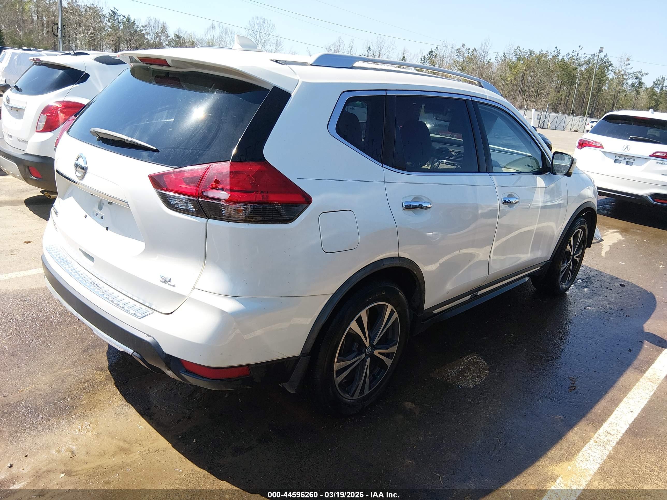 NISSAN ROGUE image 4