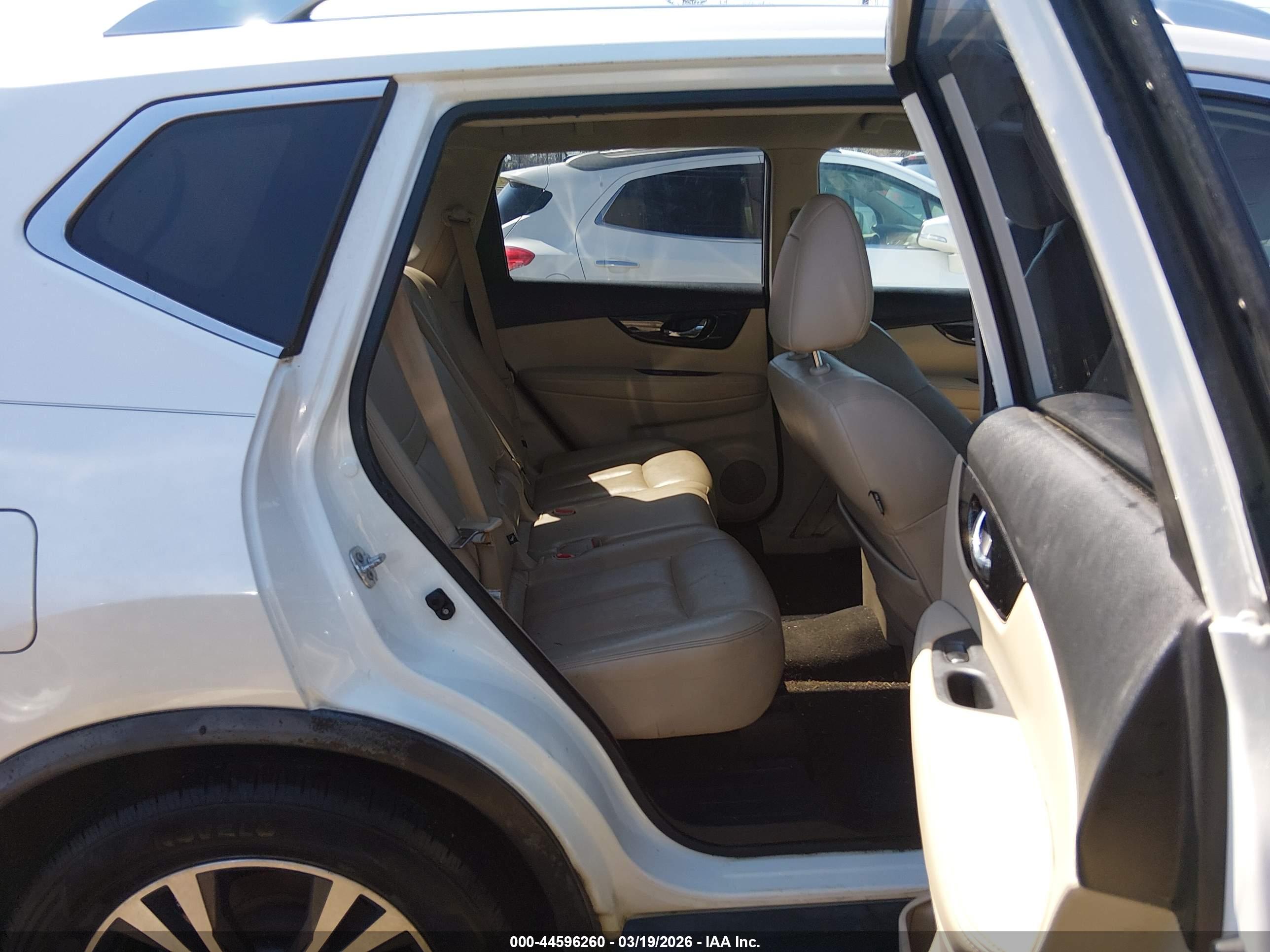 NISSAN ROGUE image 8
